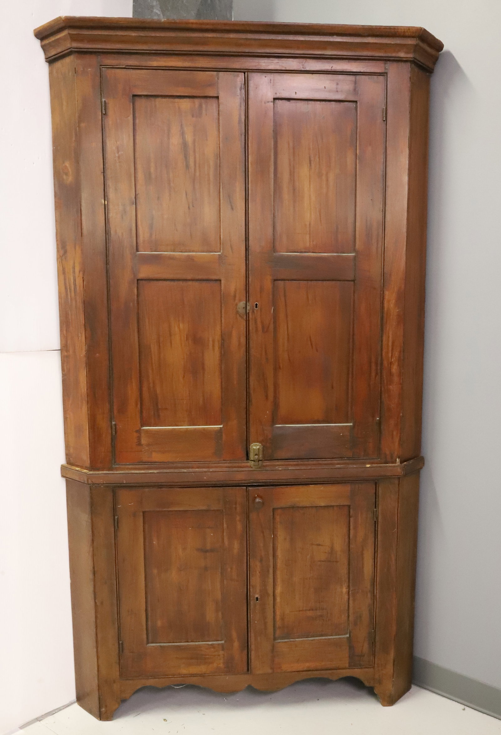 TWO-PIECE BLIND FRONT CORNER CABINET (1 of 9)