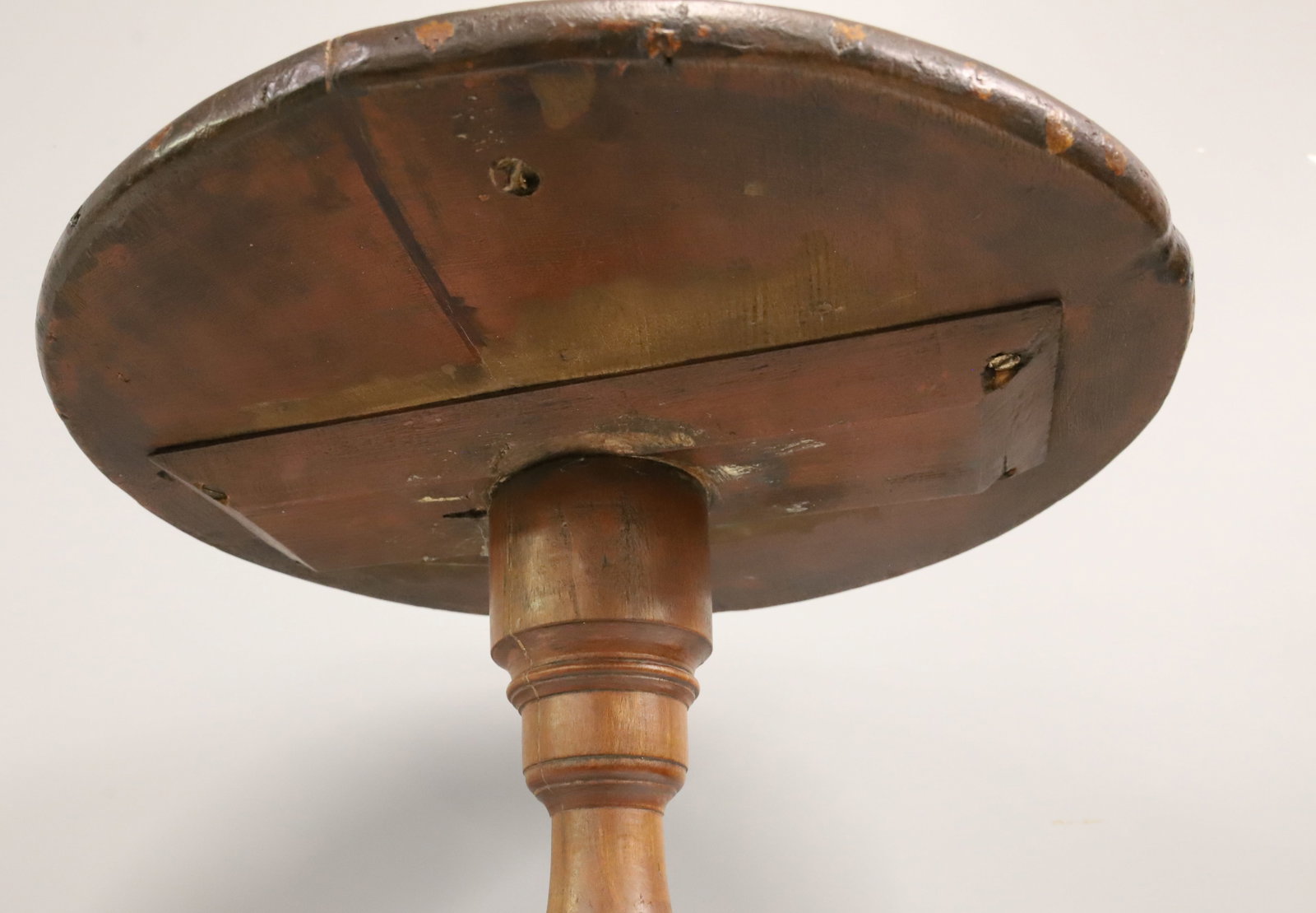 19TH C. ROUND CANDLE STAND - 3