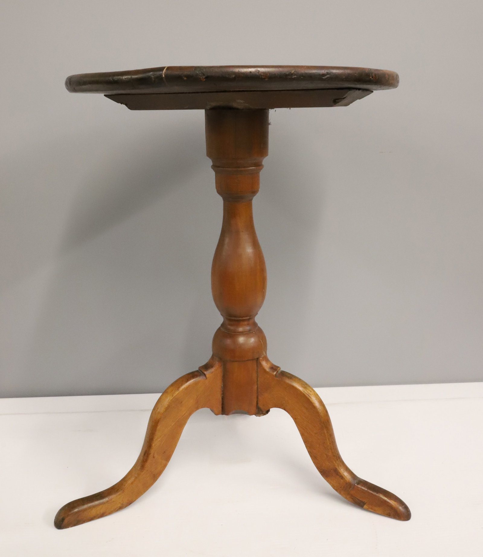 19TH C. ROUND CANDLE STAND - 5