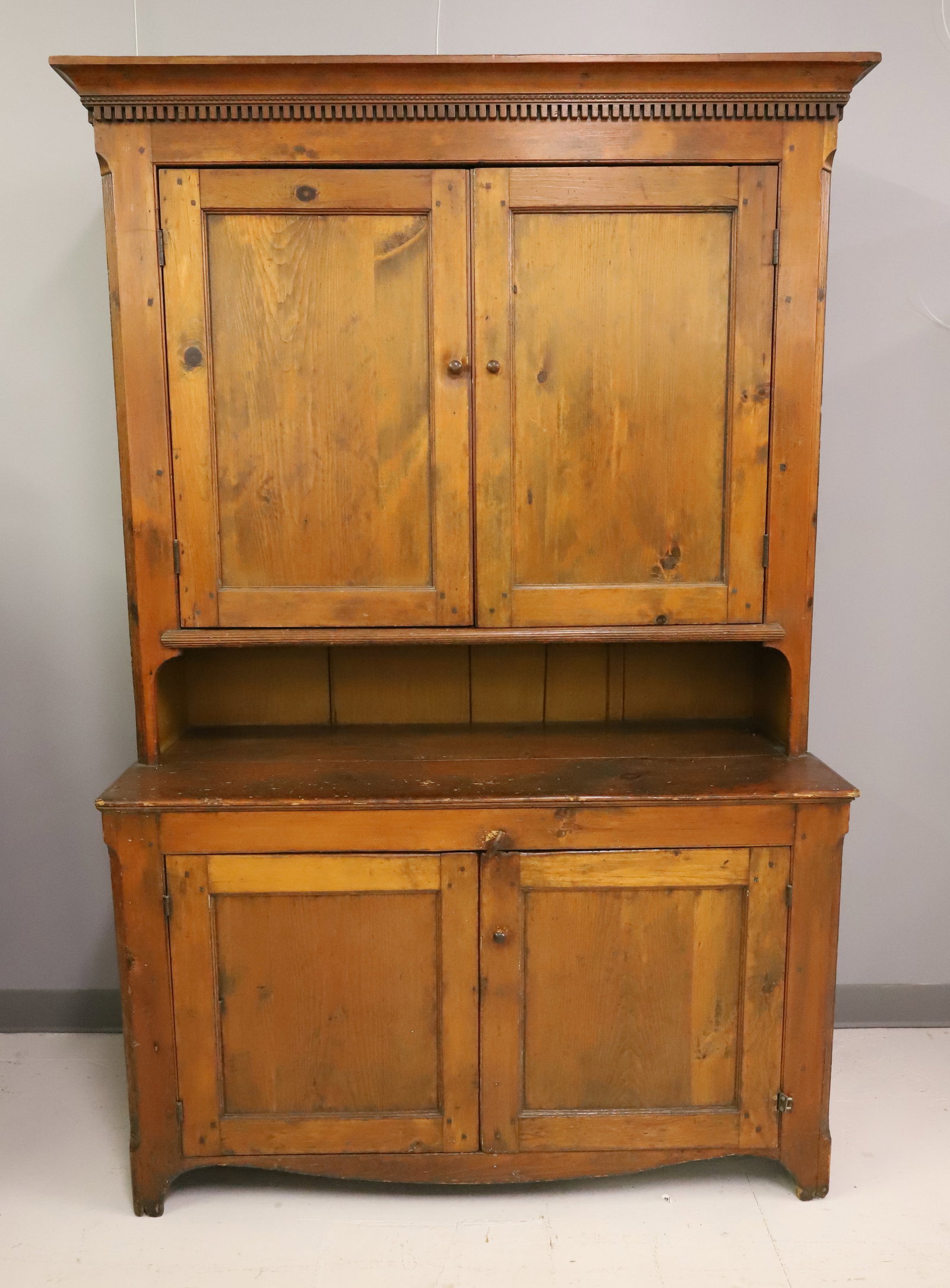 ANTIQUE COUNTRY PINE CUPBOARD (1 of 8)