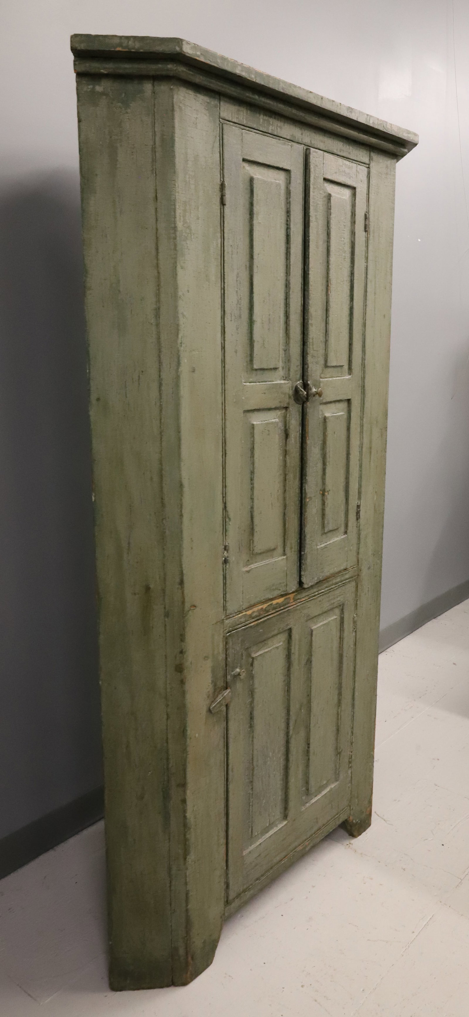 19TH C. PAINTED CORNER CUPBOARD - 3