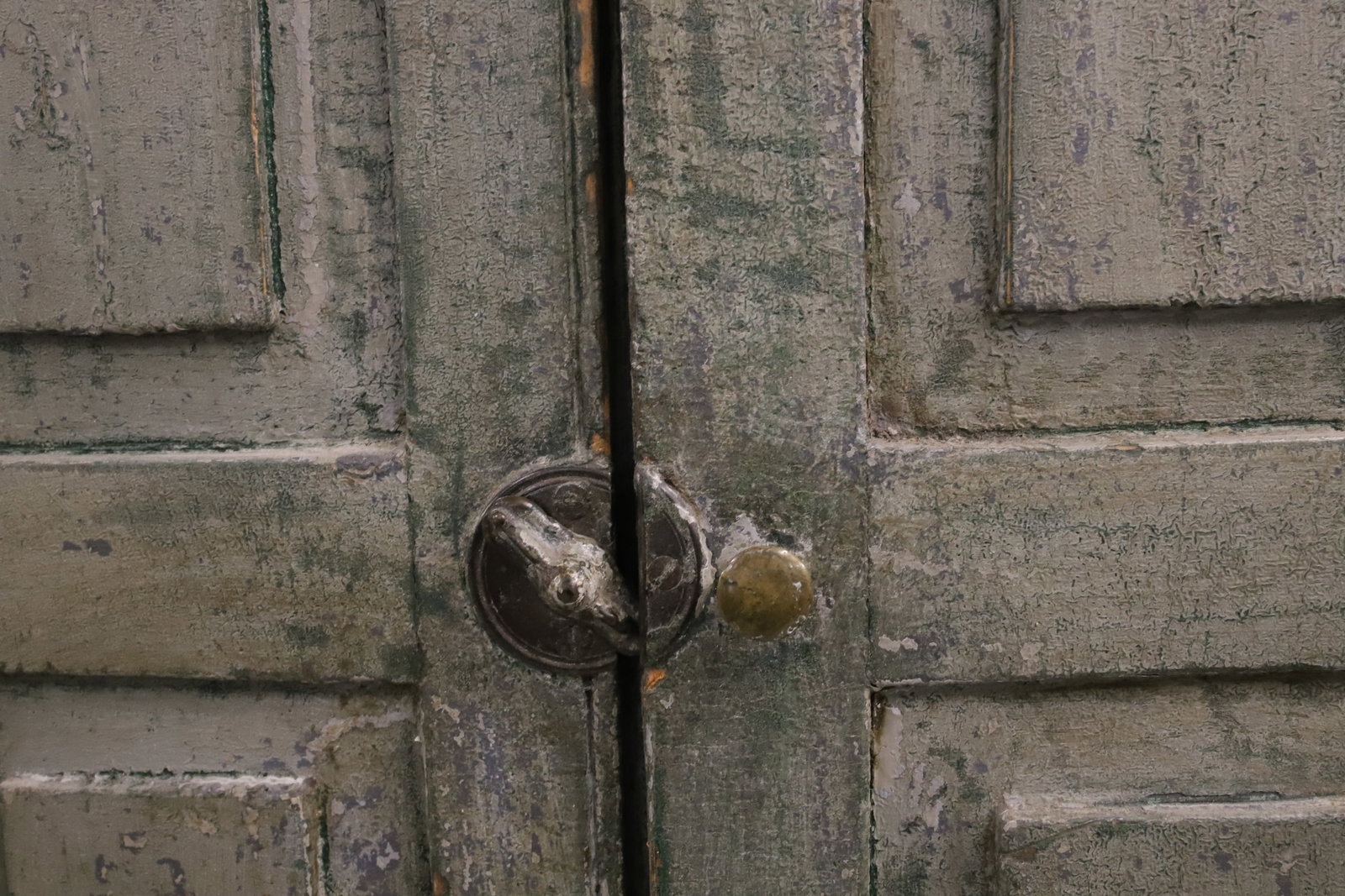 19TH C. PAINTED CORNER CUPBOARD - 6