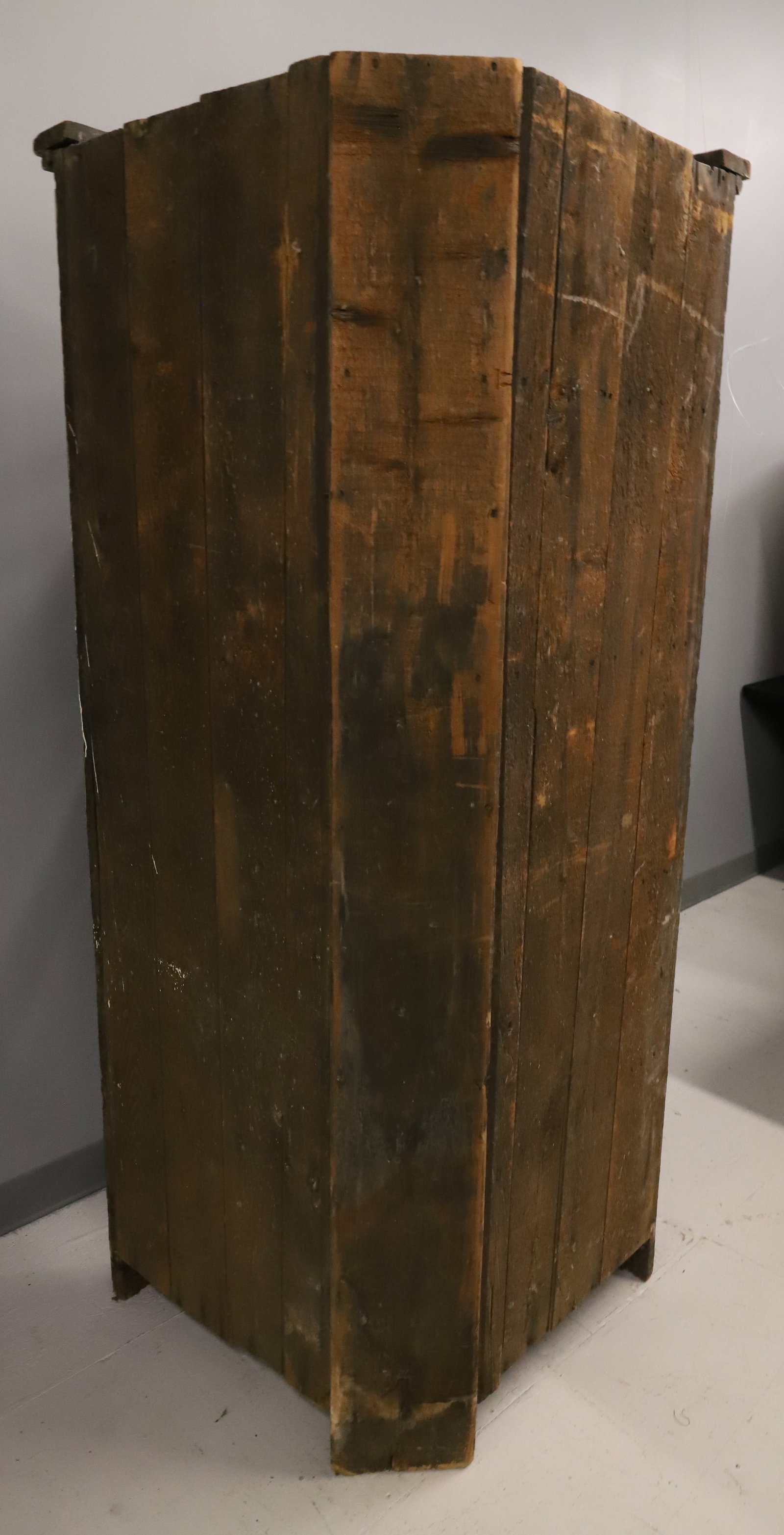 19TH C. PAINTED CORNER CUPBOARD - 9