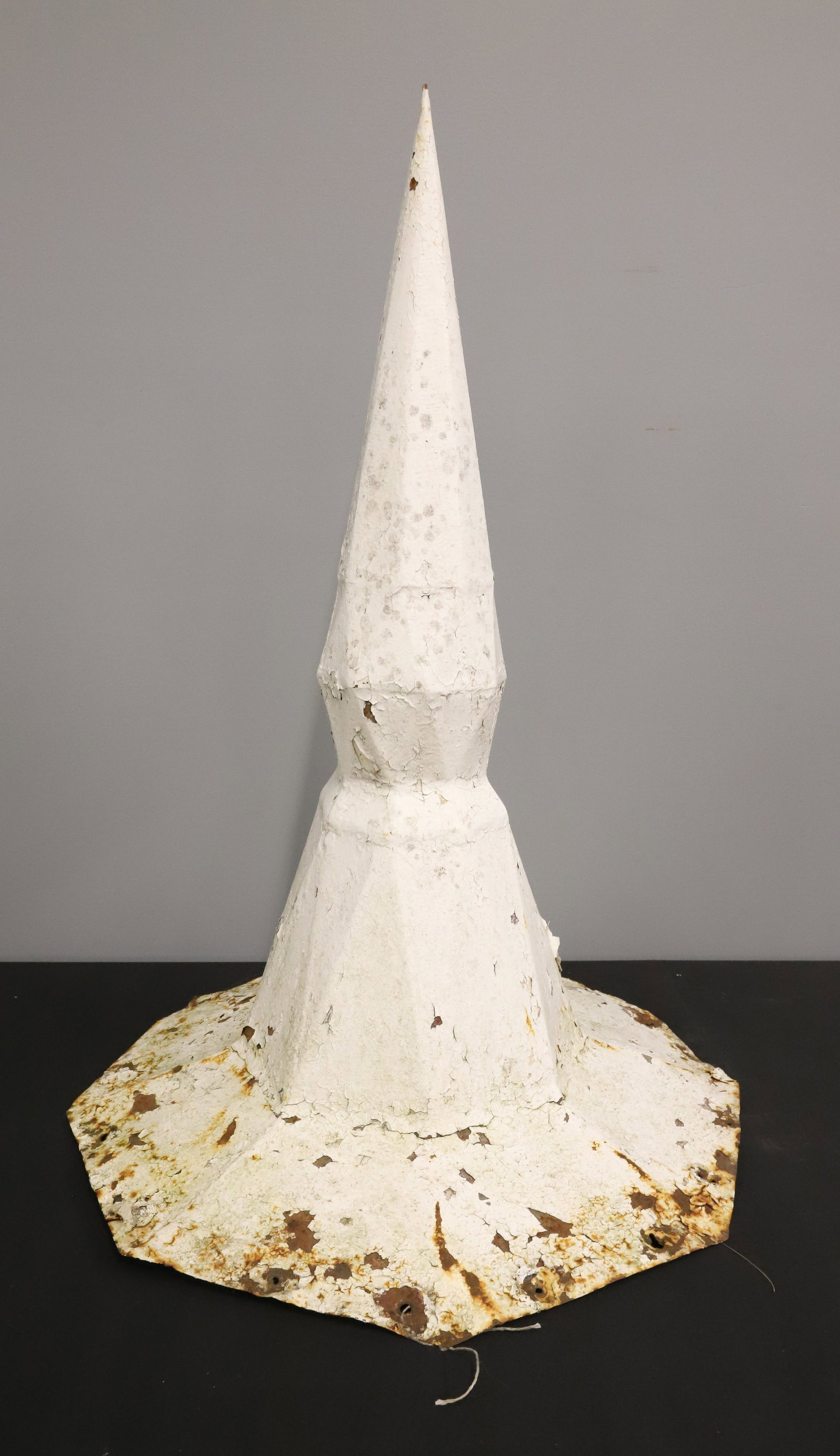 PAINTED ARCHITECTURAL FINIAL (1 of 4)