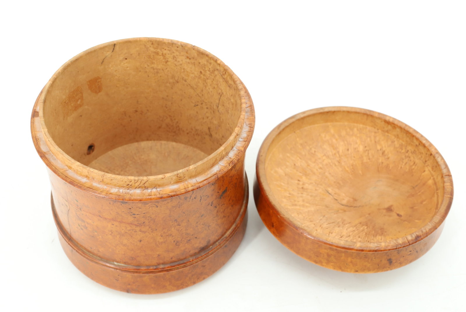 FIGURED MAPLE LIDDED CONTAINER - 4
