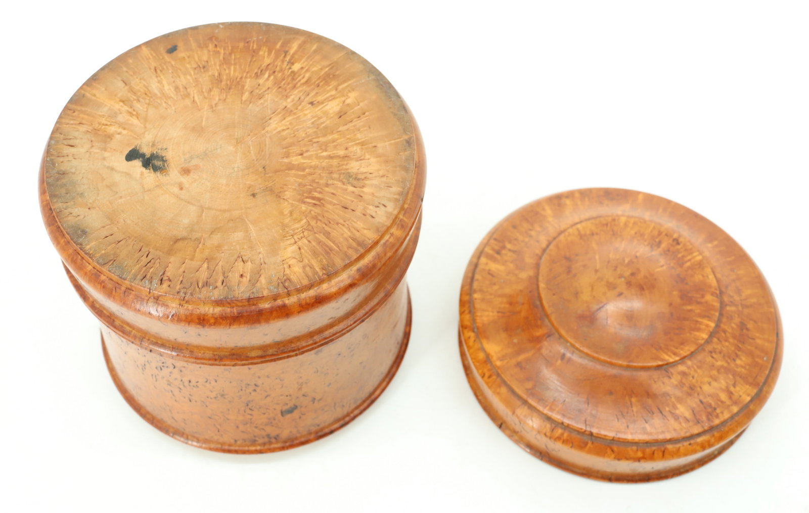 FIGURED MAPLE LIDDED CONTAINER - 5