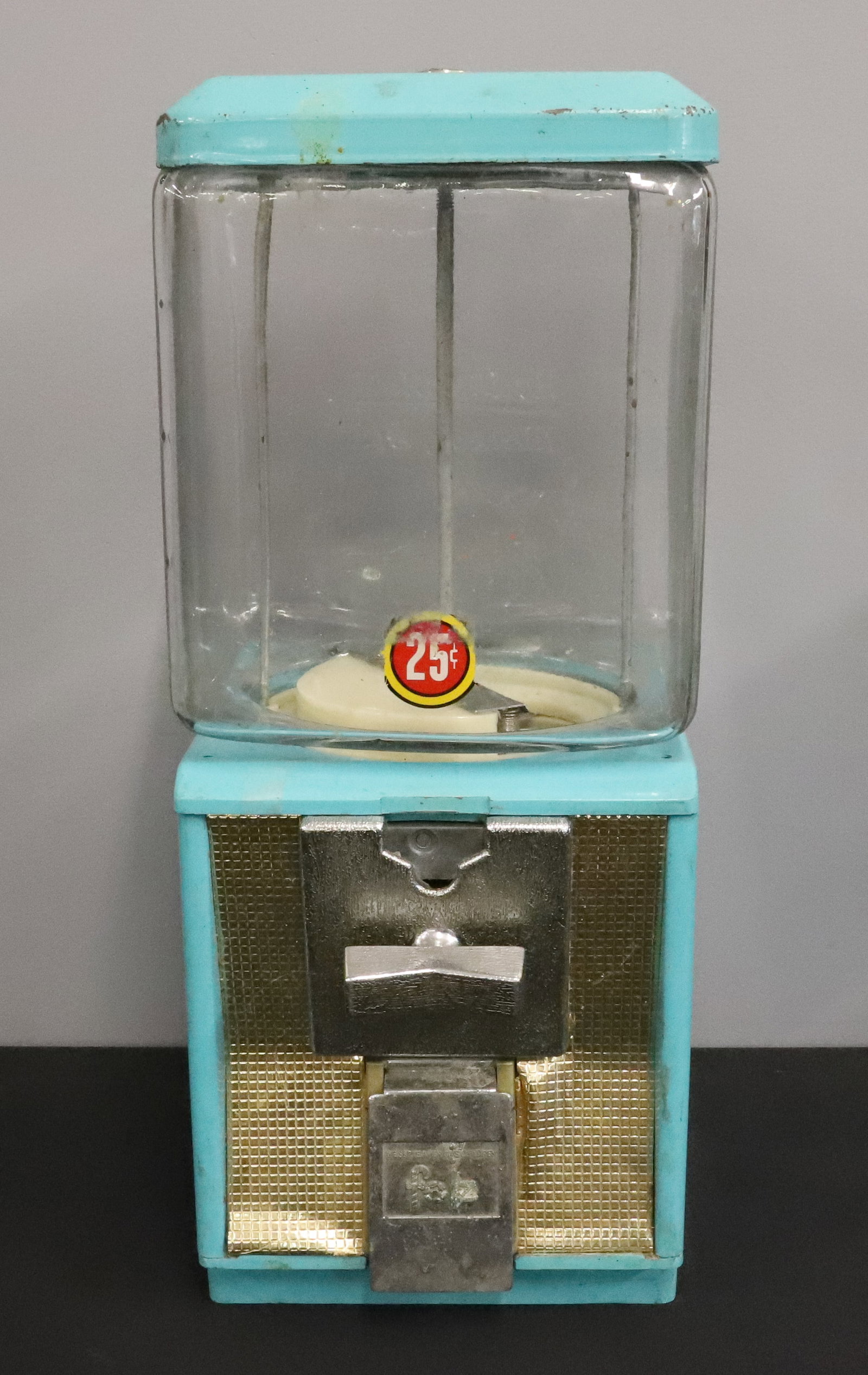 VINTAGE NORTHWESTERN GUMBALL MACHINE (1 of 5)