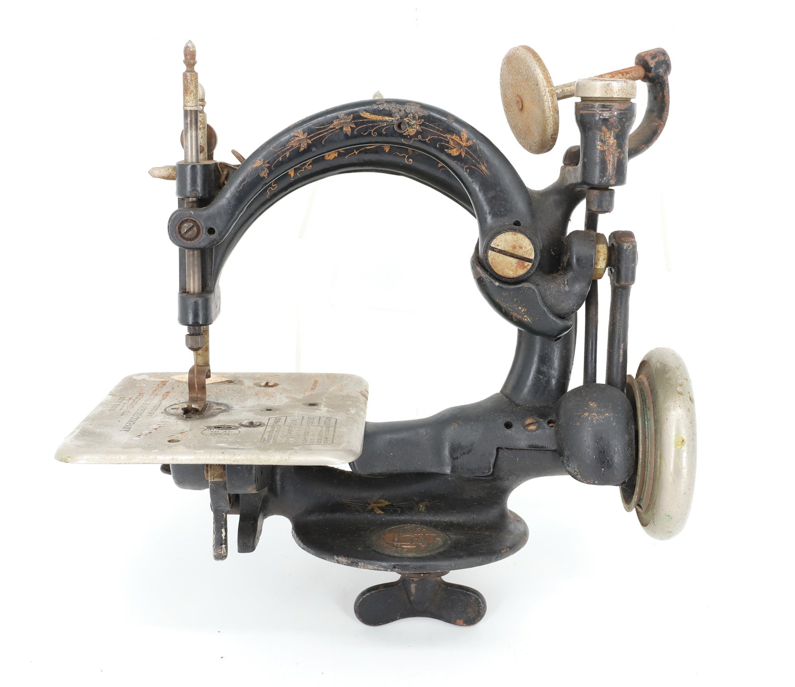 B. ELDREDGE SEWING MACHINE (1 of 5)