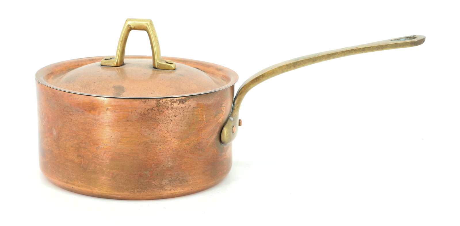SMALL COPPER POT W/ LID: MRKD. "WALDOW, BKLYN, NY" ON BOTTOM. BRASS HANDLES. 2 3/4" X 5 1/2". PLEASE READ CAREFULLY - ITEMS MUST BE PAID FOR THROUGH LIVE AUCTIONEERS OR WITH CASH OR CHECK IN PERSON - Terms for Purchasing and