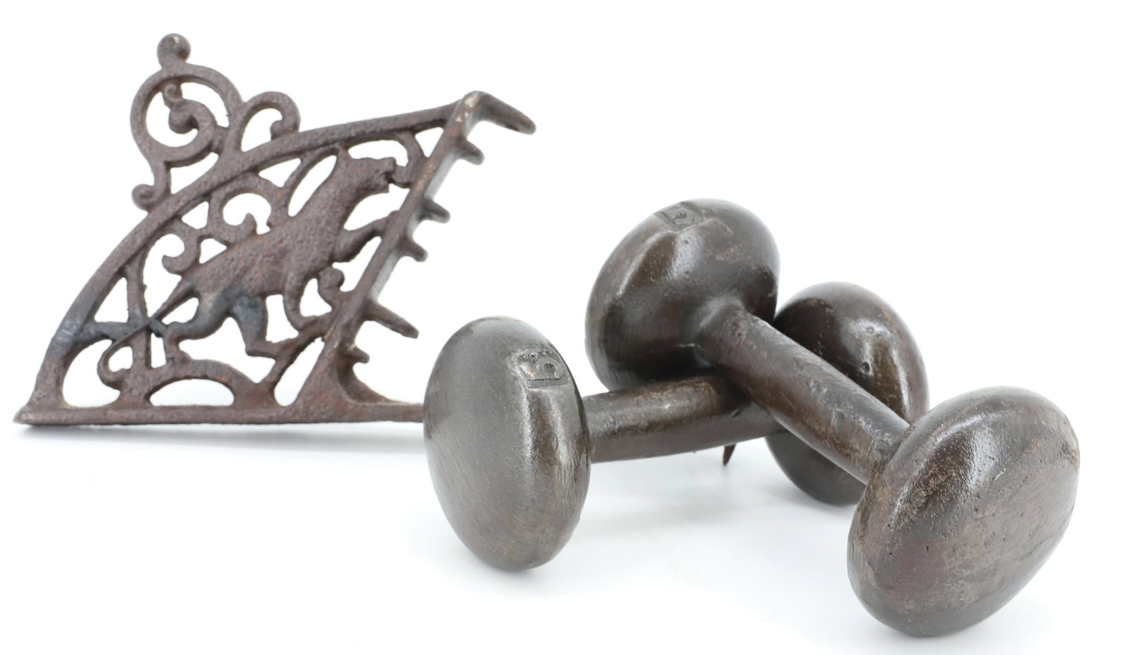 STEEL WEIGHTS AND FOX SNOW CATCHER: PAIR OF 5LB. WEIGHTS 7" L. WITH, CAST IRON SNOW CATCHER / BRACKET (FOX MOTIF) 11" L. PLEASE READ CAREFULLY - ITEMS MUST BE PAID FOR THROUGH LIVE AUCTIONEERS OR WITH CASH OR CHECK IN PERSON - Terms