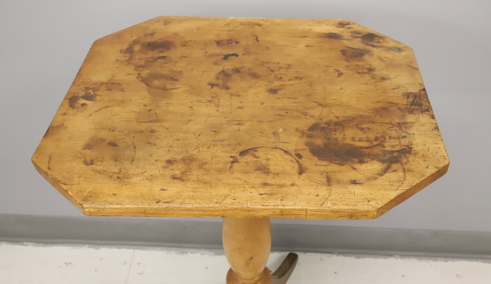 19TH C. CANDLE STAND - 2