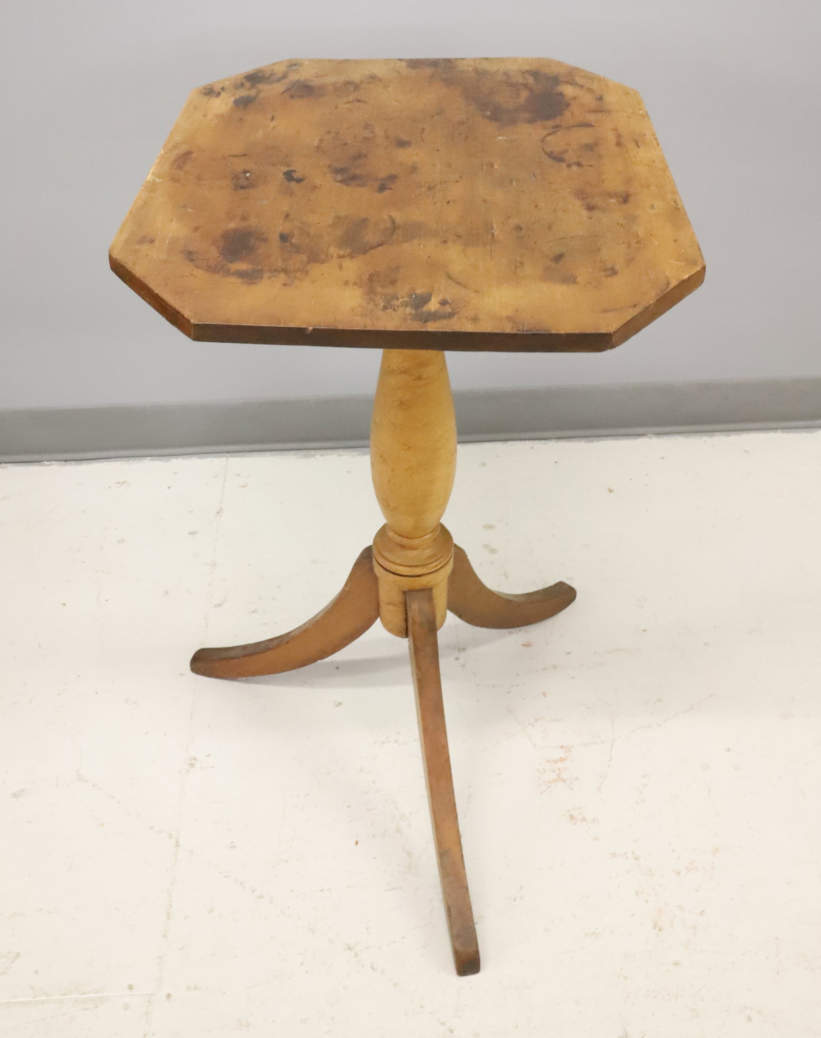 19TH C. CANDLE STAND - 3