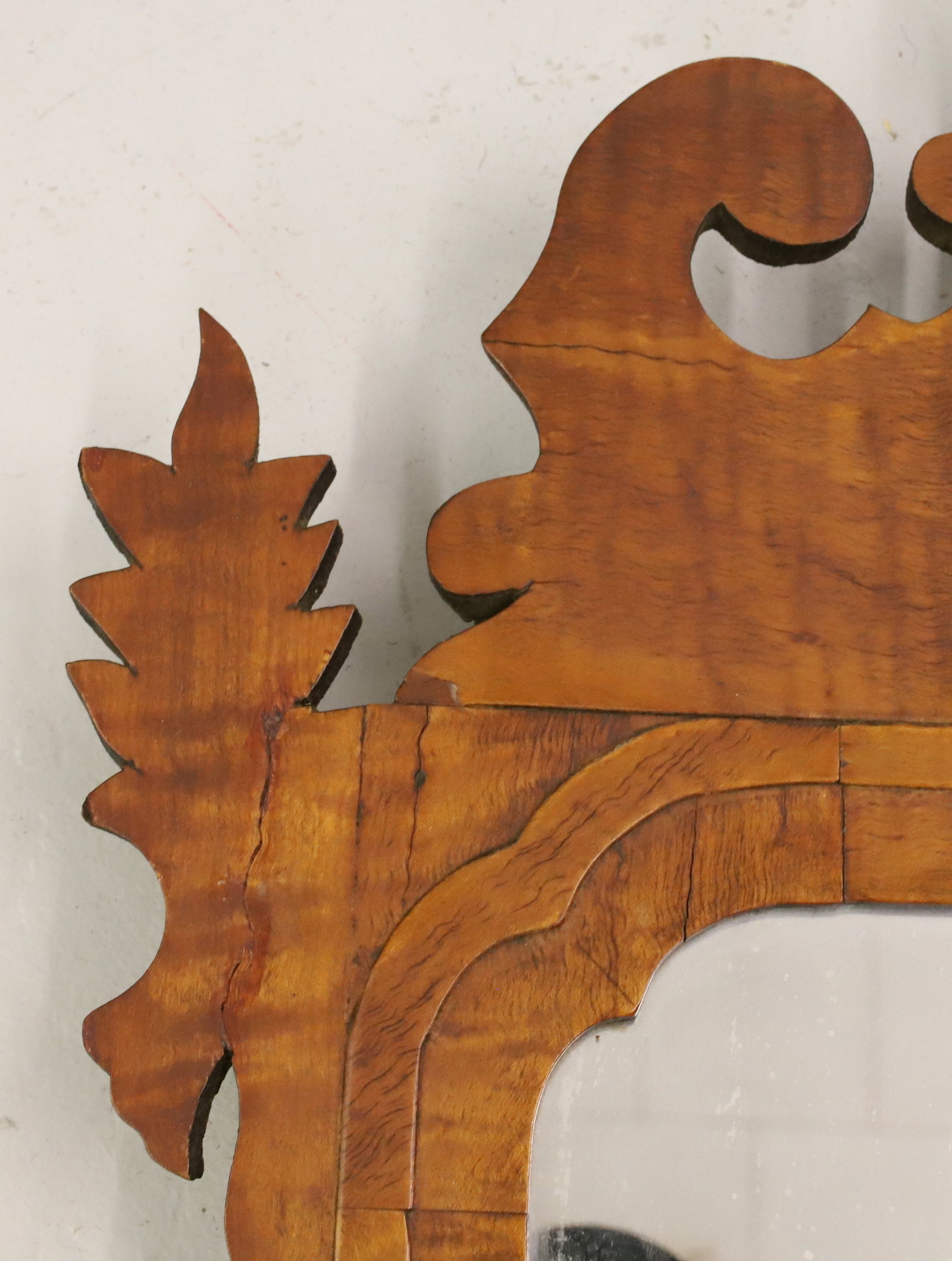 TIGER MAPLE CHIPPENDALE-STYLE MIRROR - 3