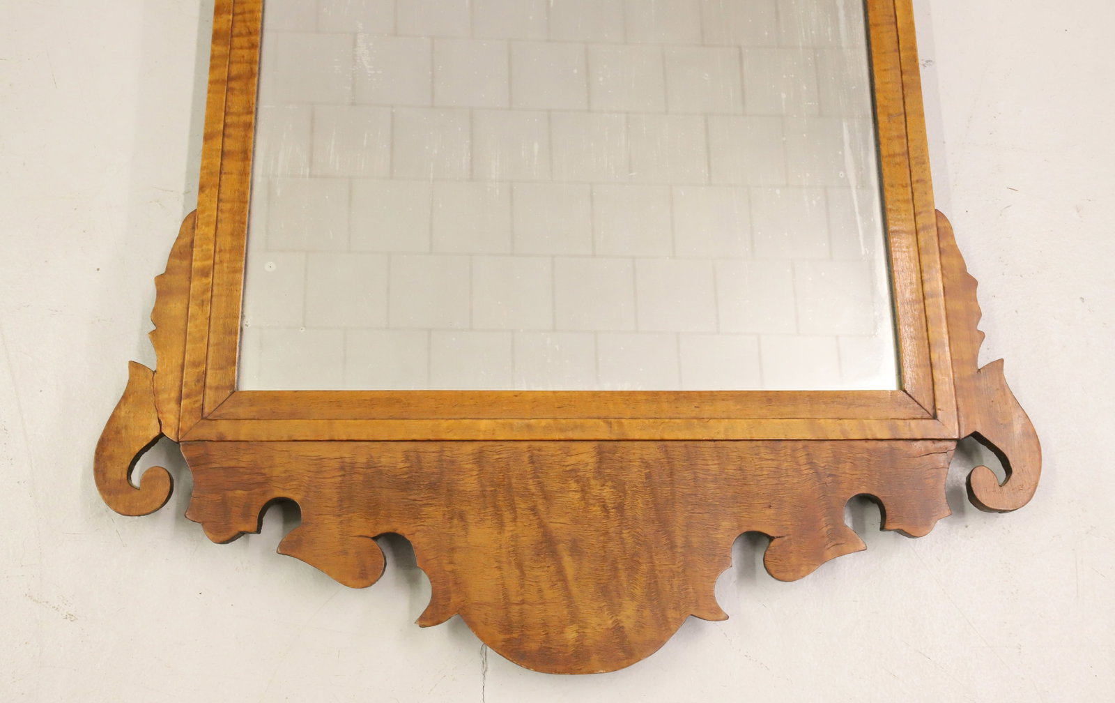 TIGER MAPLE CHIPPENDALE-STYLE MIRROR - 6