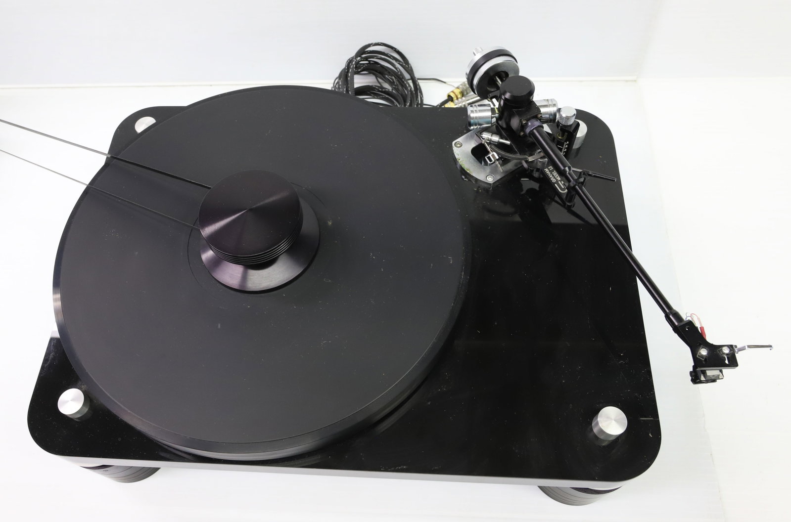 BASIS AUDIO TURNTABLE - 2