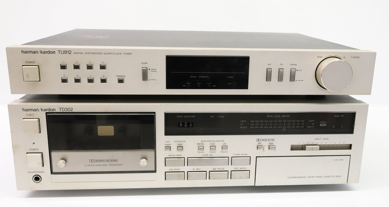 HARMAN/KARDON STEREO COMPONENTS (1 of 2)