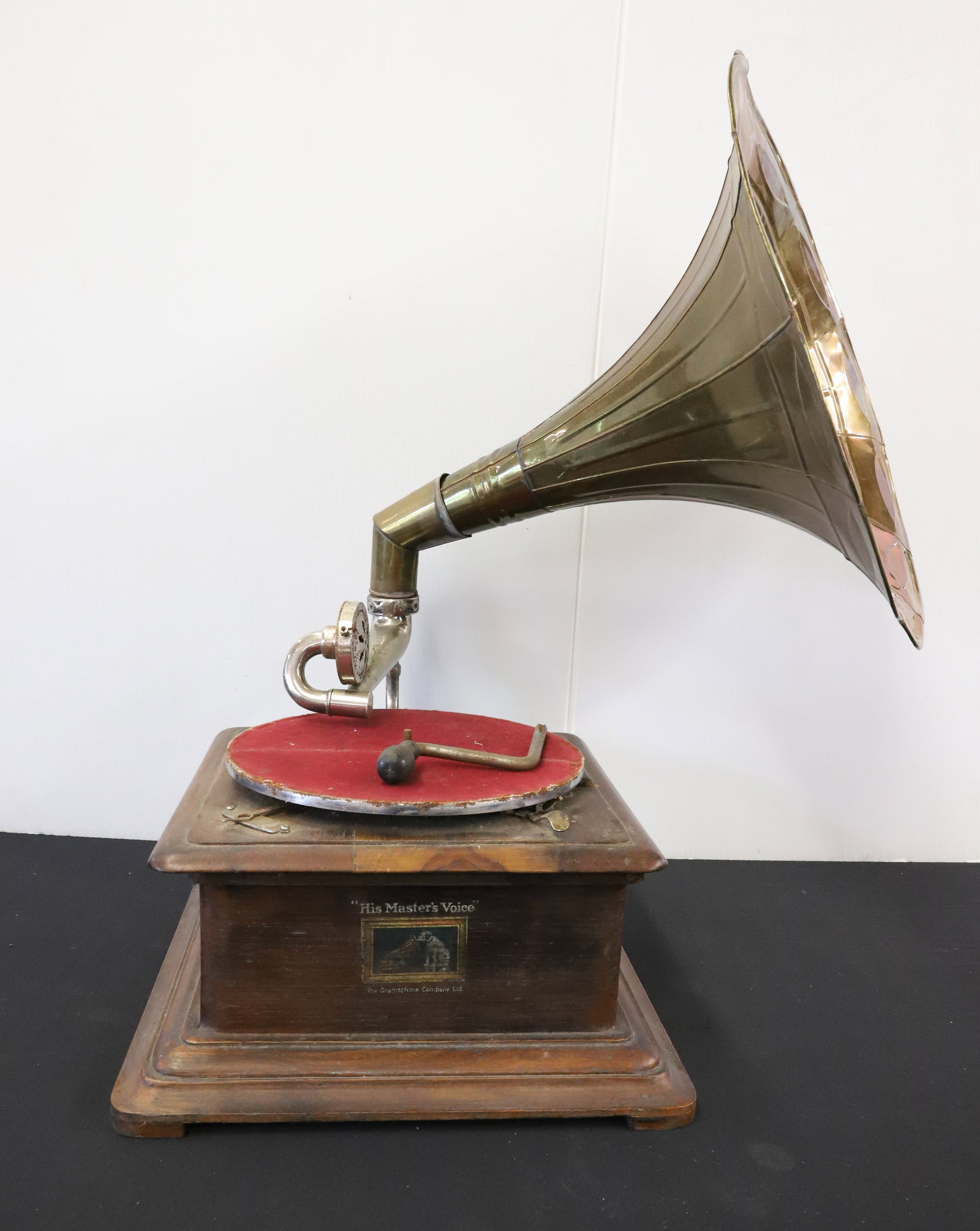 VICTROLA GRAMOPHONE: TABLE TOP MODEL "HIS MASTER'S VOICE" LOGO ON FRONT PLEASE READ CAREFULLY - ITEMS MUST BE PAID FOR THROUGH LIVE AUCTIONEERS OR WITH CASH OR CHECK IN PERSON - Terms for Purchasing and Shipping of