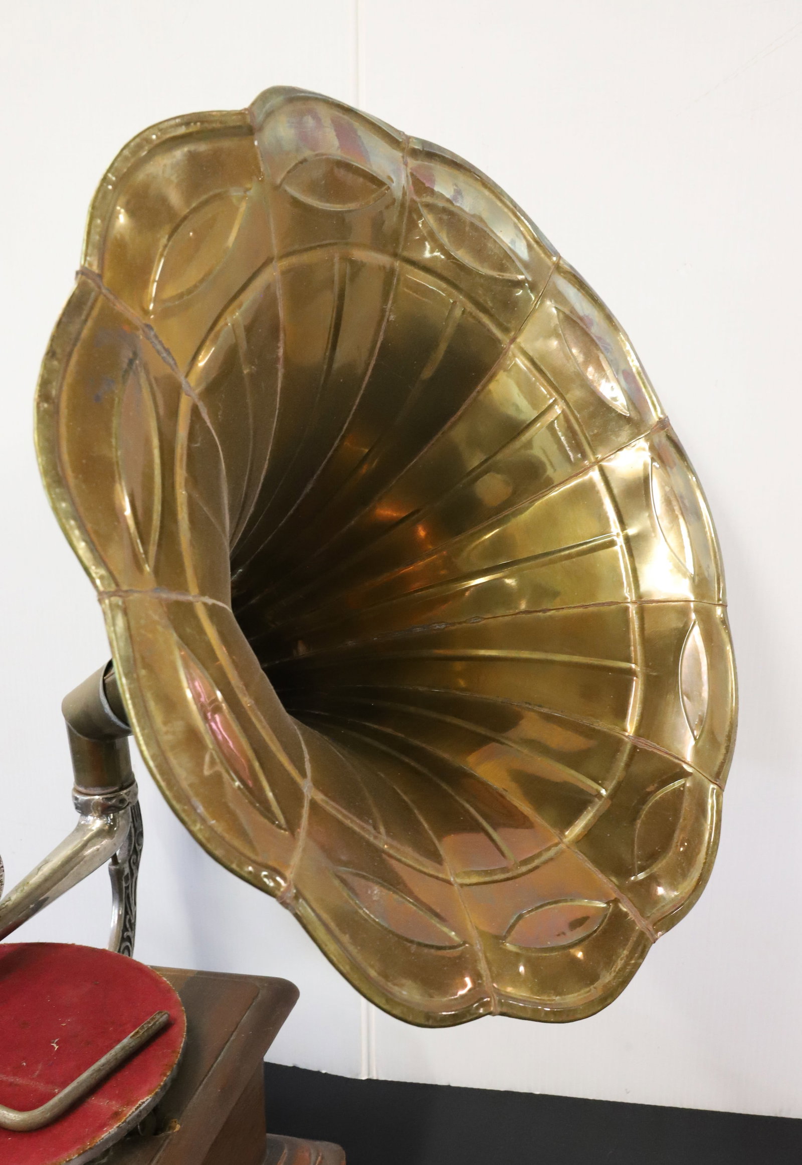 VICTROLA GRAMOPHONE - 3