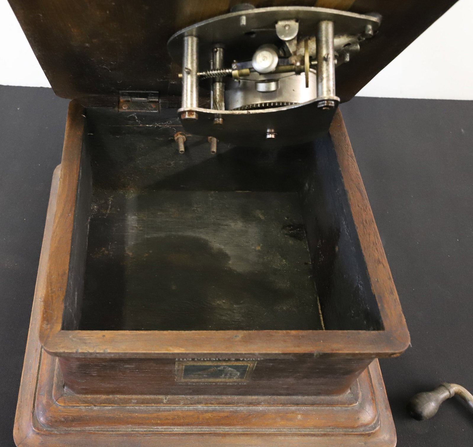 VICTROLA GRAMOPHONE - 8