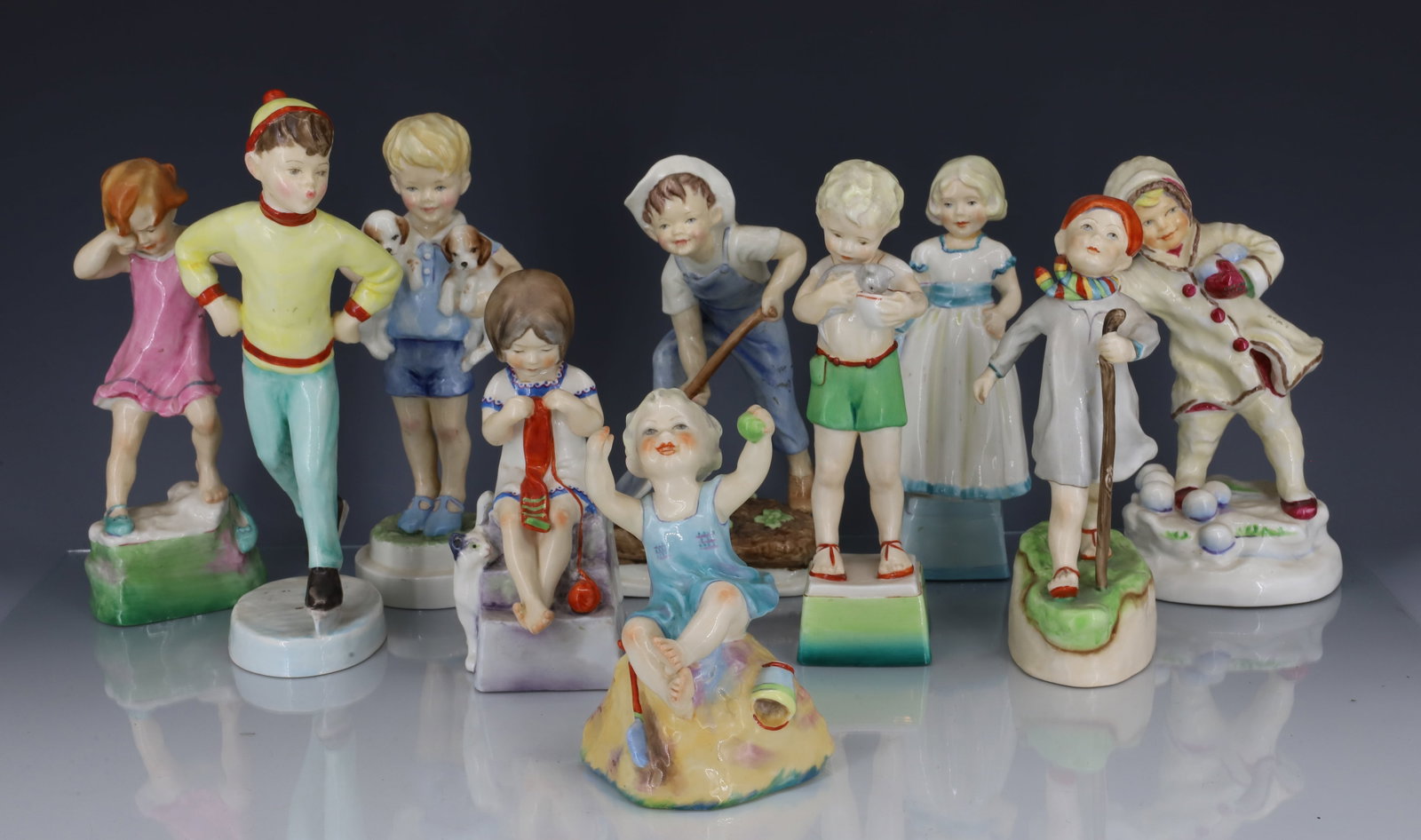 LOT OF ROYAL WORCESTER PORCELAIN FIGURES (1 of 9)