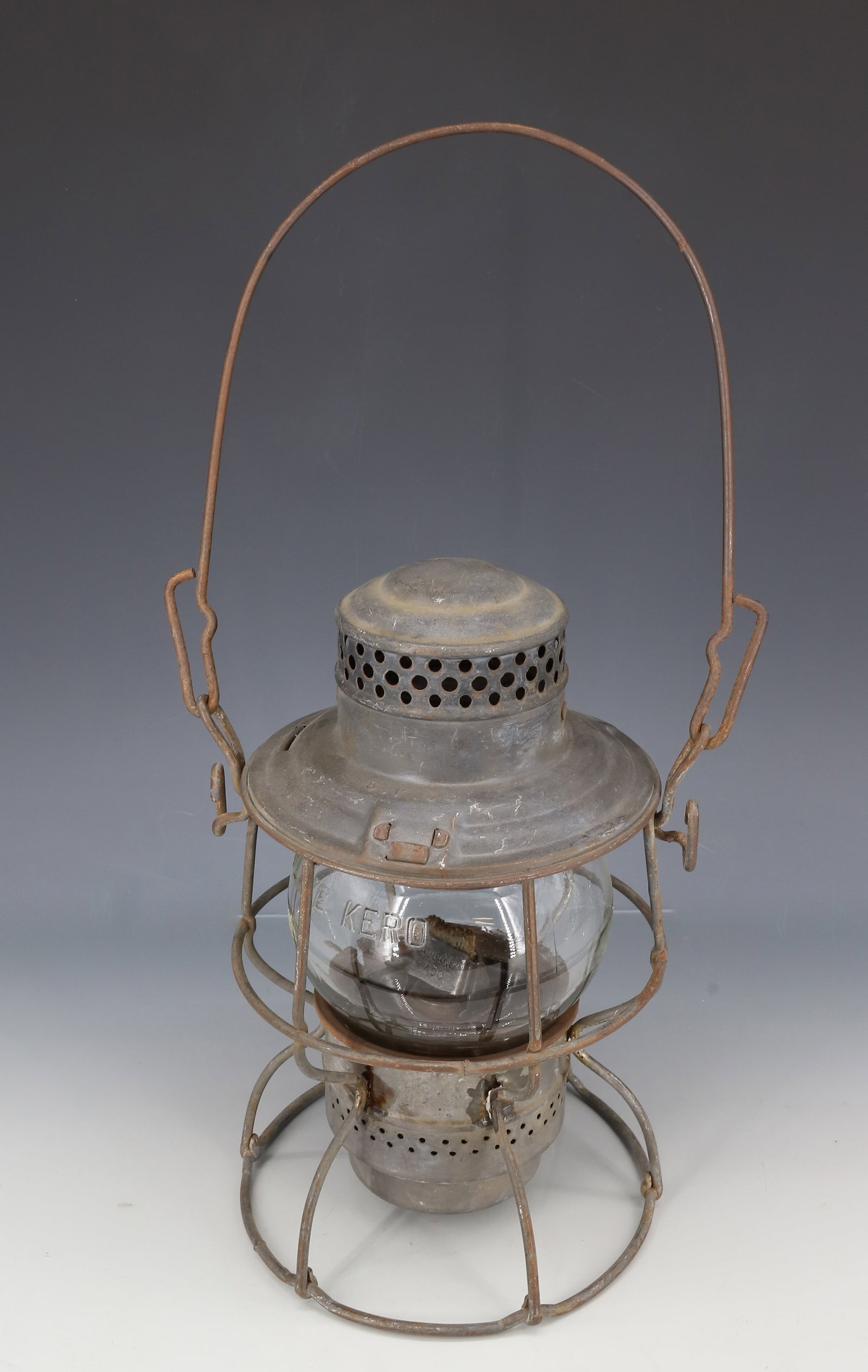SOUTHERN PACIFIC RAILROAD LANTERN (1 of 6)