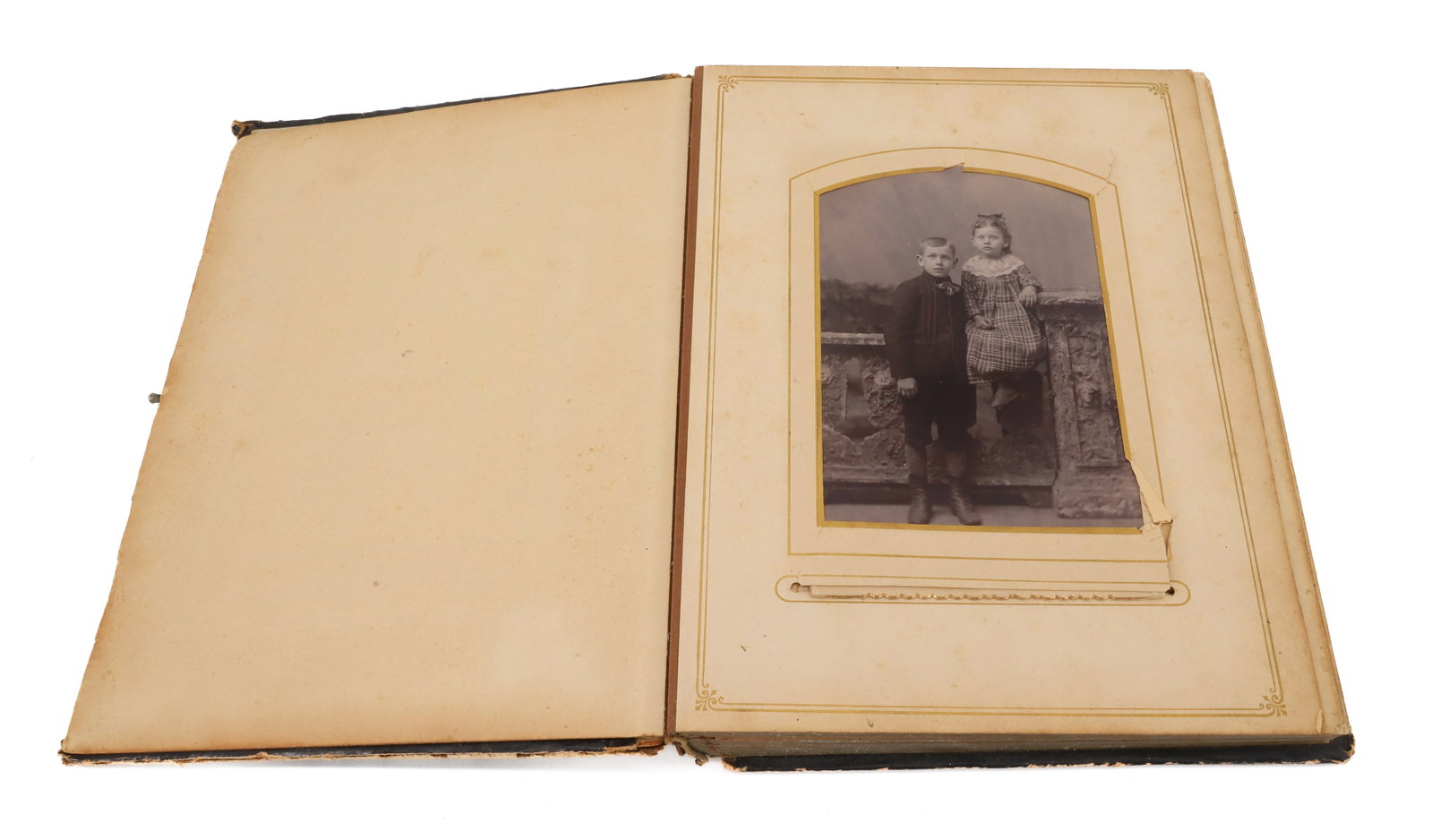 ANTIQUE VICTORIAN PHOTO ALBUM (1 of 16)