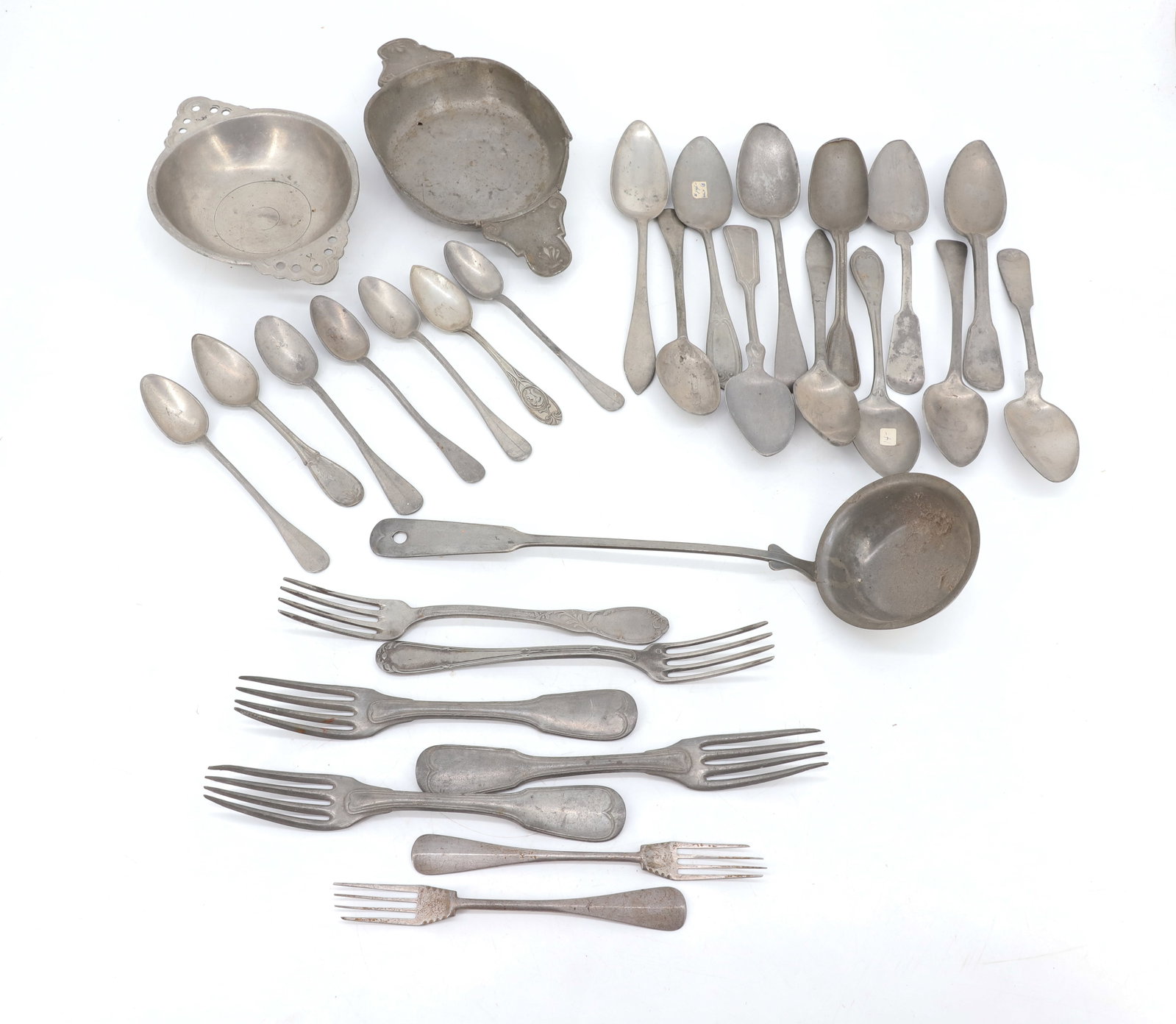 LOT OF ANTIQUE PEWTER TABLEWARE (1 of 4)