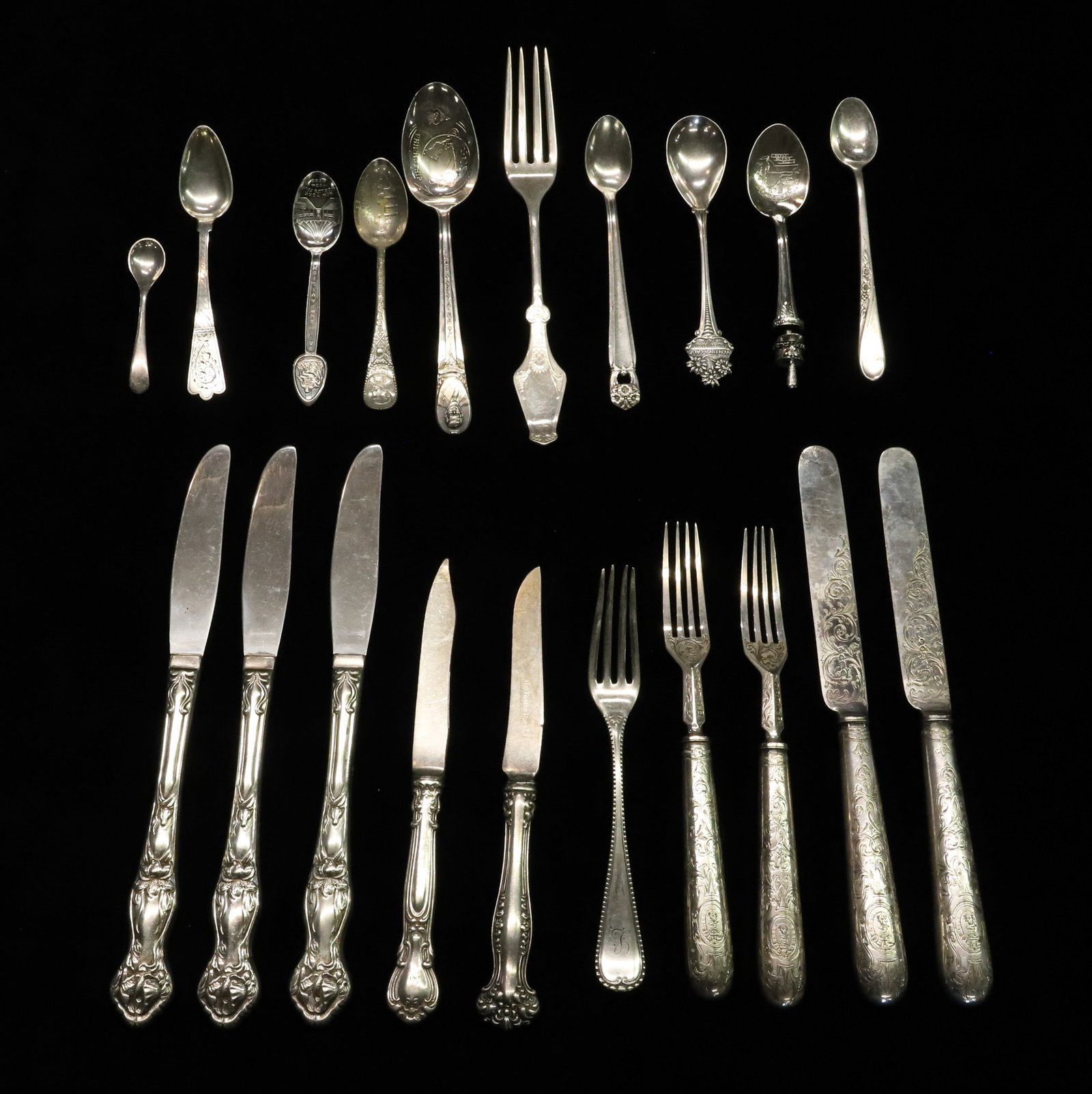 LOT OF ANTIQUE SILVERPLATE TABLEWARE (1 of 9)