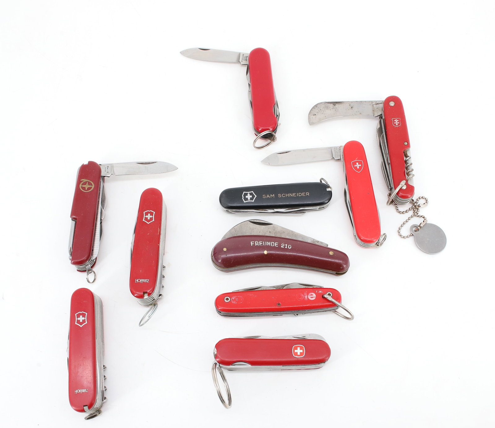 LOT OF SWISS ARMY KNIVES (1 of 4)