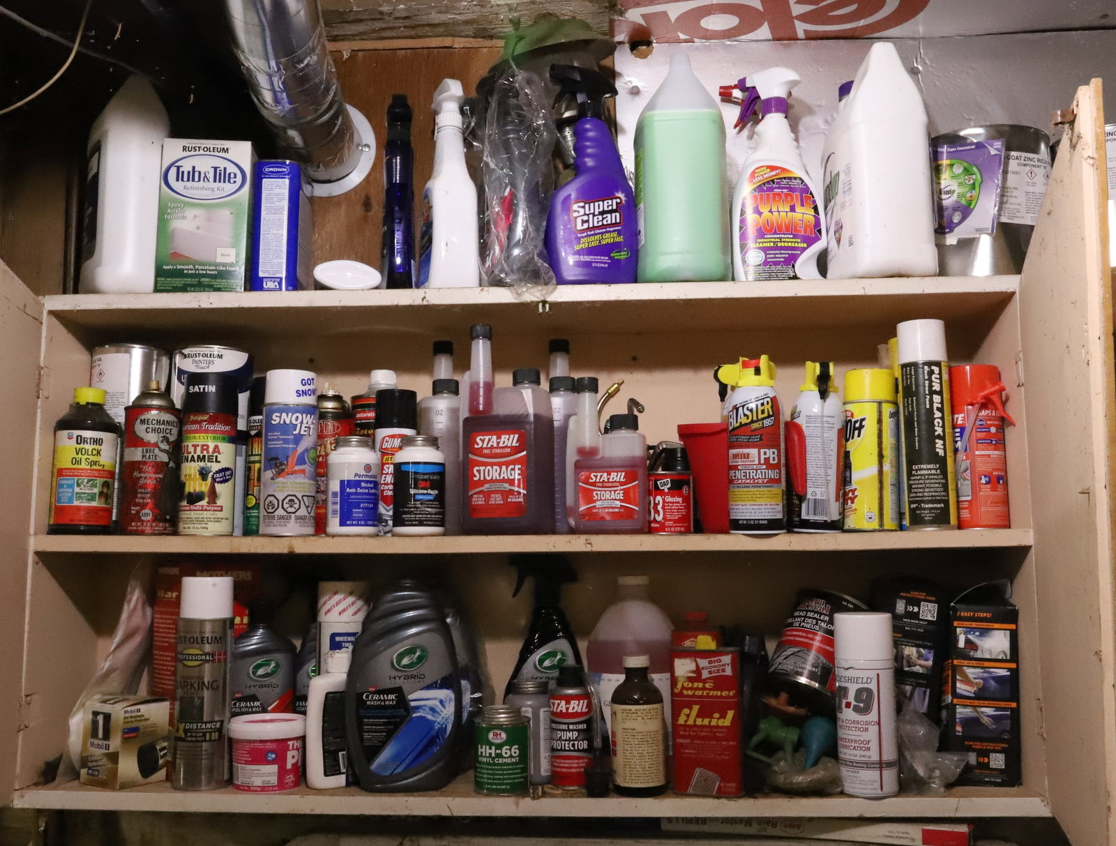 LARGE SUPPLY LOT: CAR CLEANER AND MORE PLEASE READ CAREFULLY. THIS IS AN ONLINE ONLY AUCTION. PICK-UP WILL TAKE PLACE AT THE LOCATION OF THE AUCTION AT 1570 HARBOURTON ROCKTOWN RD, LAMBERTVILLE, NJ. 08530 - THERE WILL 