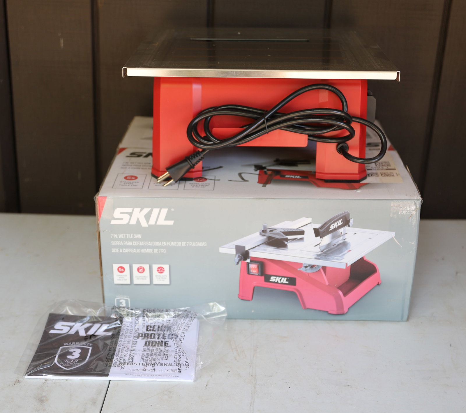SKIL TILE SAW: SKIL 7" WET TILE SAW PLEASE READ CAREFULLY. THIS IS AN ONLINE ONLY AUCTION. PICK-UP WILL TAKE PLACE AT THE LOCATION OF THE AUCTION AT 1570 HARBOURTON ROCKTOWN RD, LAMBERTVILLE, NJ. 08530 - THERE WILL 