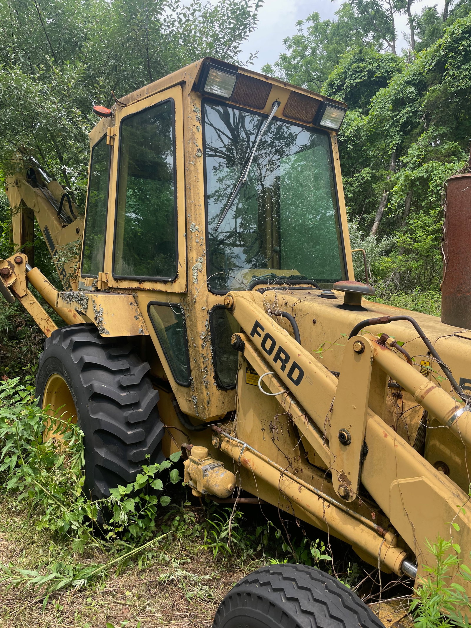 FORD BACKHOE, 555B - 5