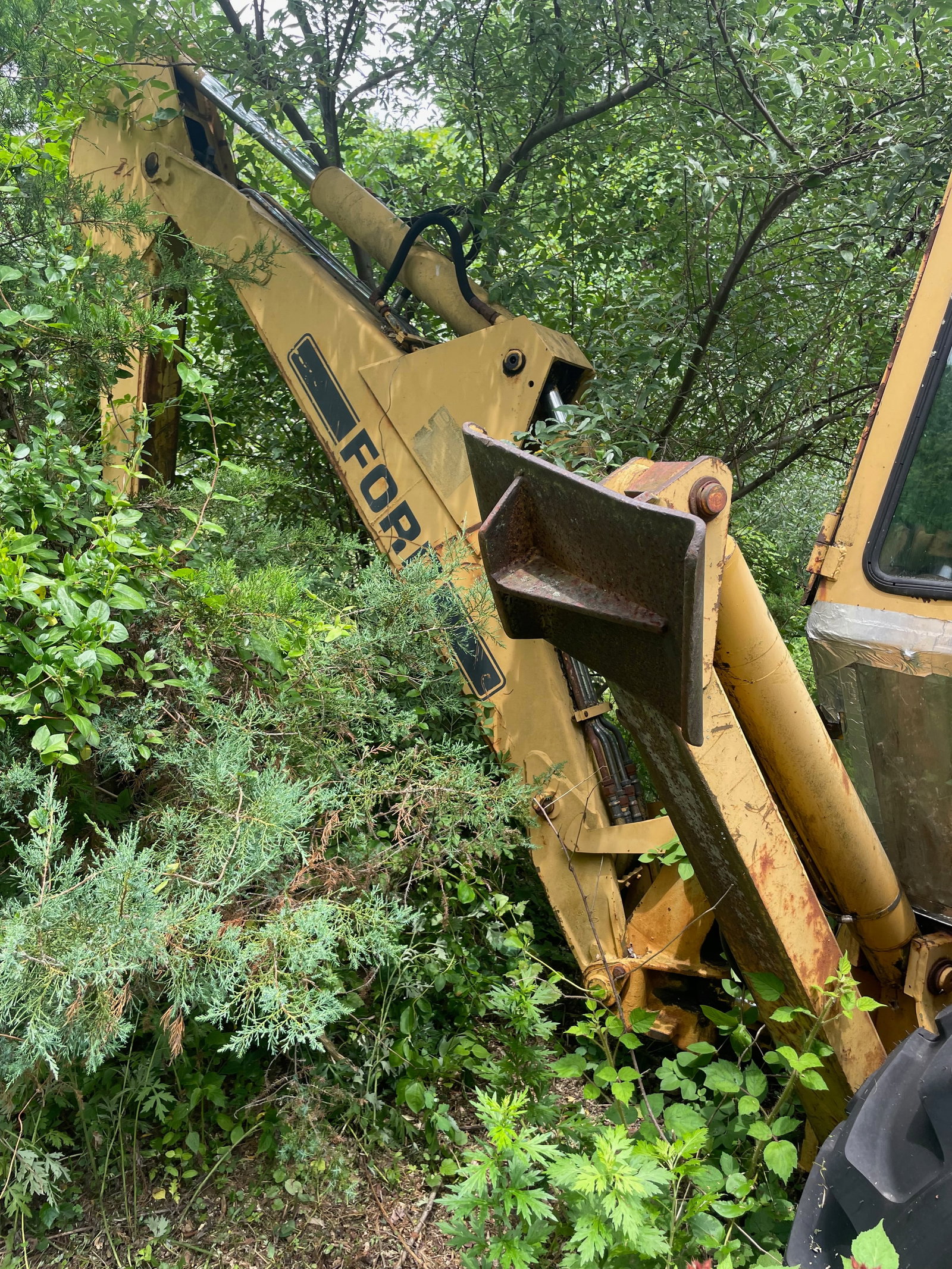 FORD BACKHOE, 555B - 7