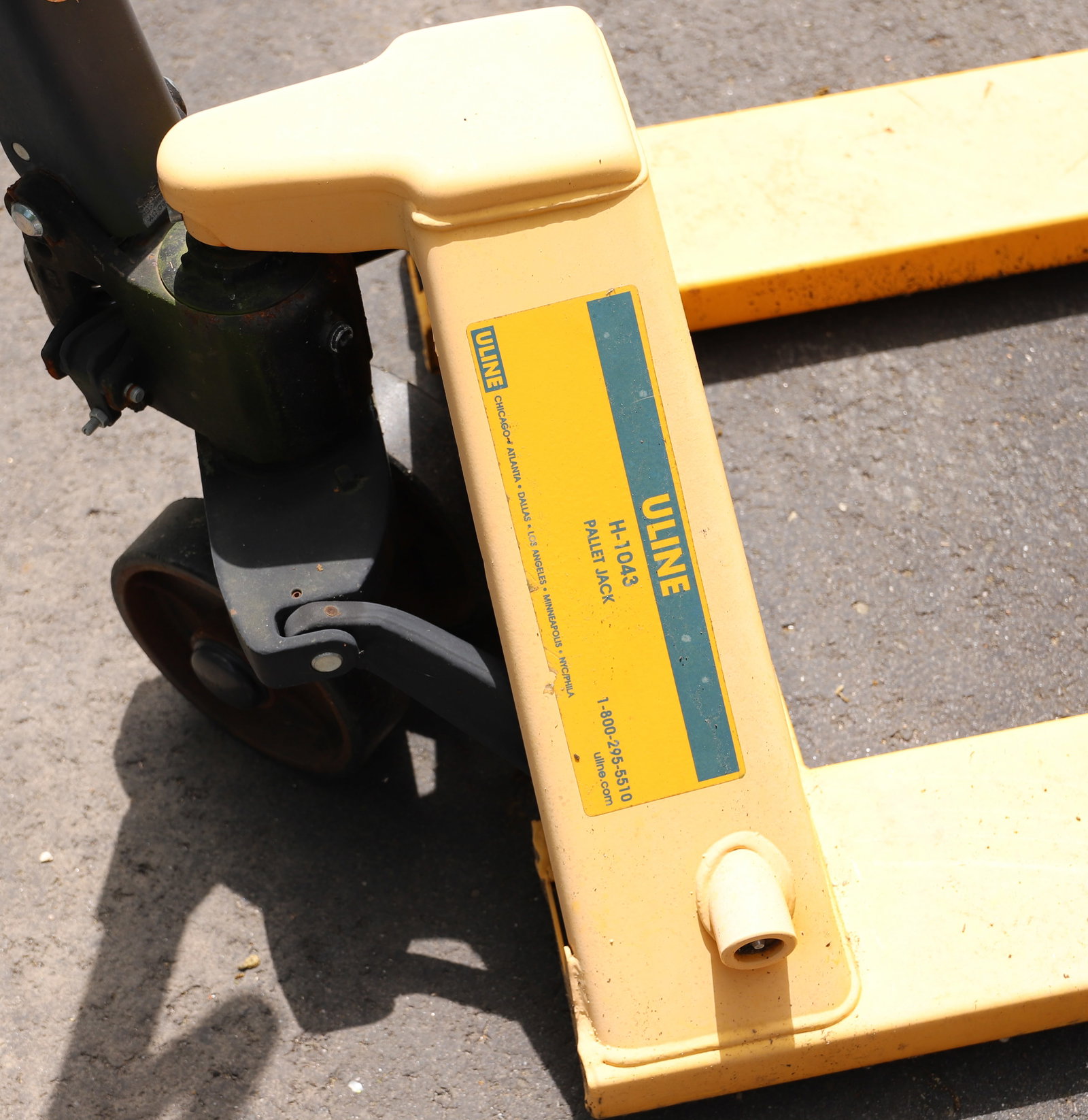 ULINE PALLET JACK - 2