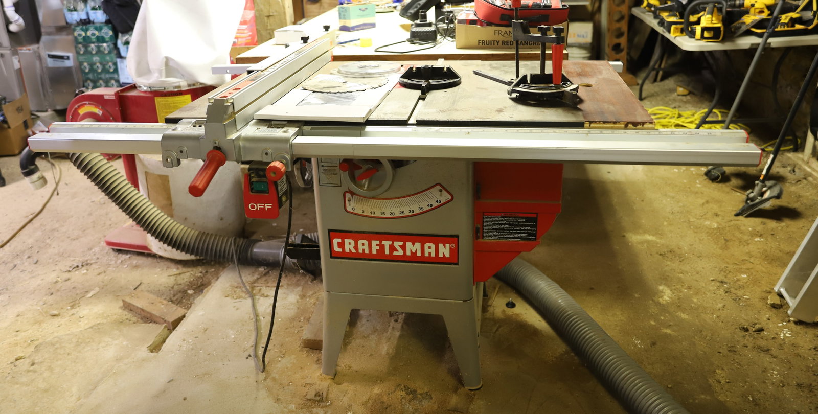 CRAFTSMAN TABLE SAW: 10" TABLE SAW WITH 1.5HP PLEASE READ CAREFULLY. THIS IS AN ONLINE ONLY AUCTION. PICK-UP WILL TAKE PLACE AT THE LOCATION OF THE AUCTION AT 1570 HARBOURTON ROCKTOWN RD, LAMBERTVILLE, NJ. 08530 - THERE W