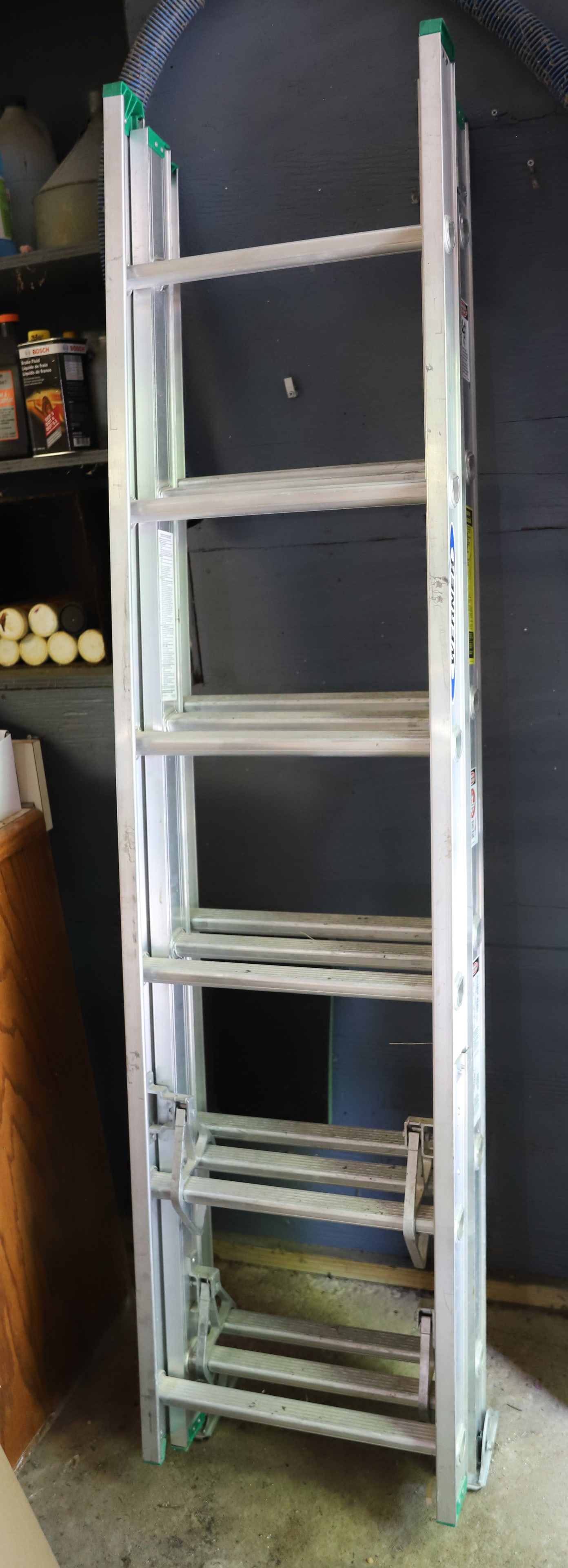 WERNER LADDER: 18', 225 LBS LOAD CAPACITY PLEASE READ CAREFULLY. THIS IS AN ONLINE ONLY AUCTION. PICK-UP WILL TAKE PLACE AT THE LOCATION OF THE AUCTION AT 1570 HARBOURTON ROCKTOWN RD, LAMBERTVILLE, NJ. 08530 - THERE