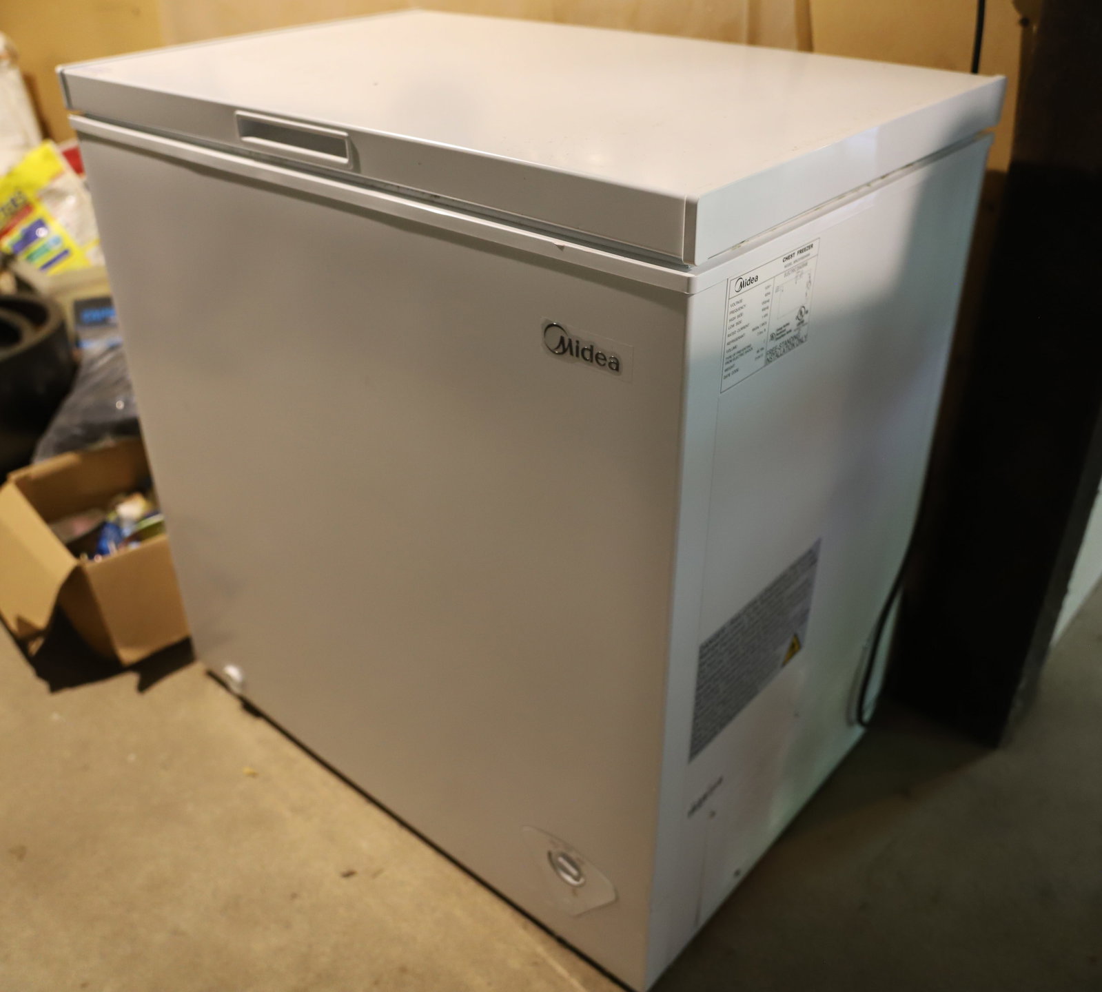 NIDEA FREEZER: CHEST FREEZER, 7.0 CU FT PLEASE READ CAREFULLY. THIS IS AN ONLINE ONLY AUCTION. PICK-UP WILL TAKE PLACE AT THE LOCATION OF THE AUCTION AT 1570 HARBOURTON ROCKTOWN RD, LAMBERTVILLE, NJ. 08530 - THERE