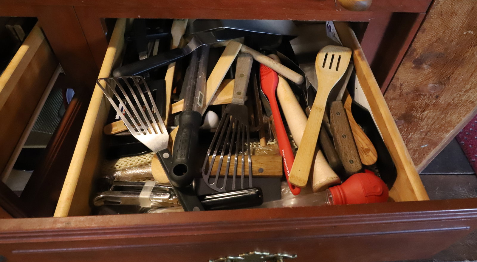 LARGE KITCHEN ITEMS - 2