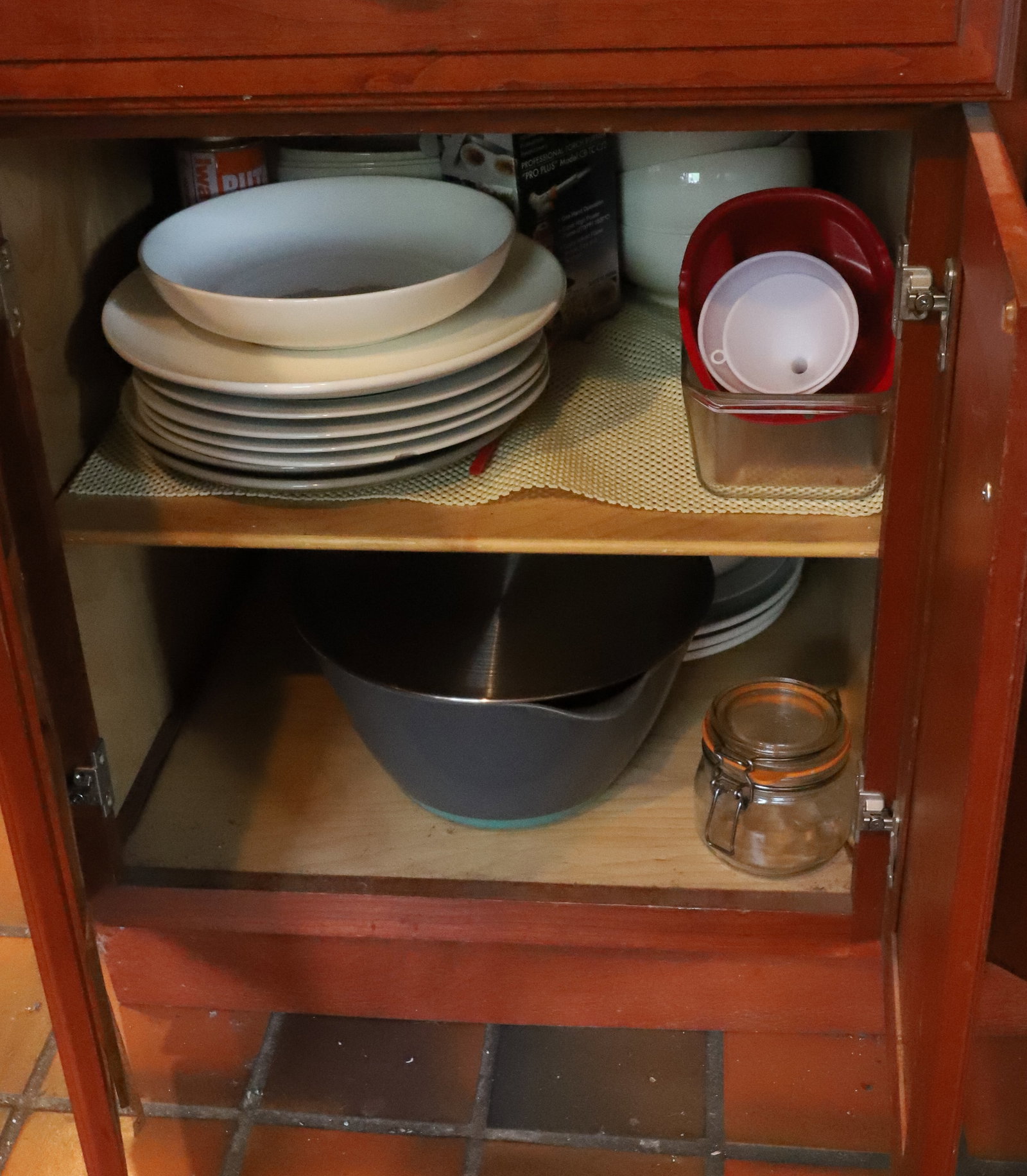 LARGE KITCHEN ITEMS - 3