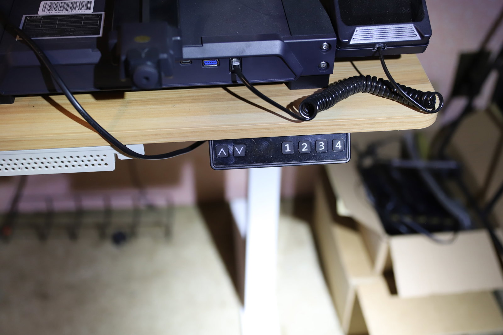 ADJUSTABLE DESK - 2