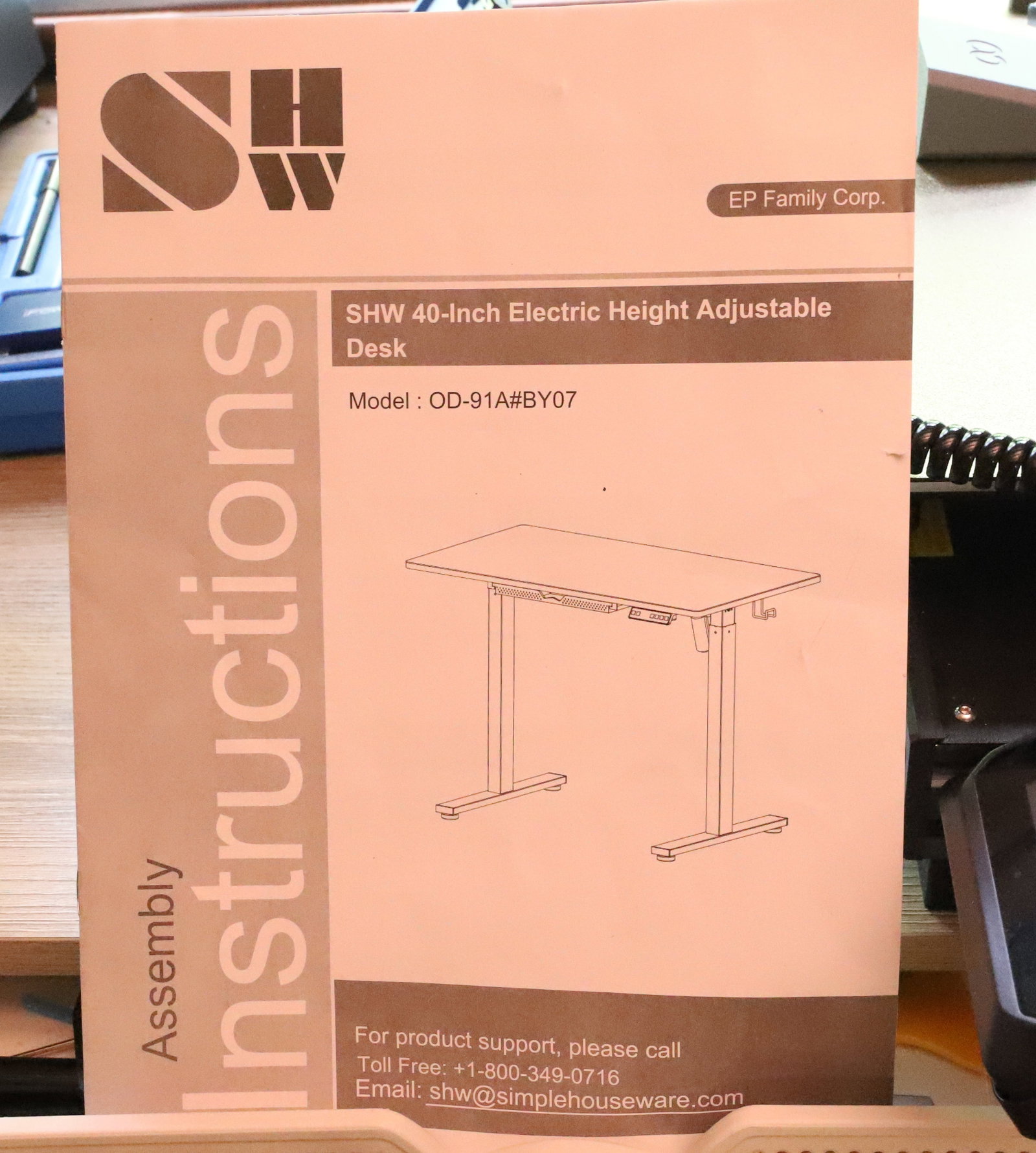 SHW ADJUSTABLE DESK - 2