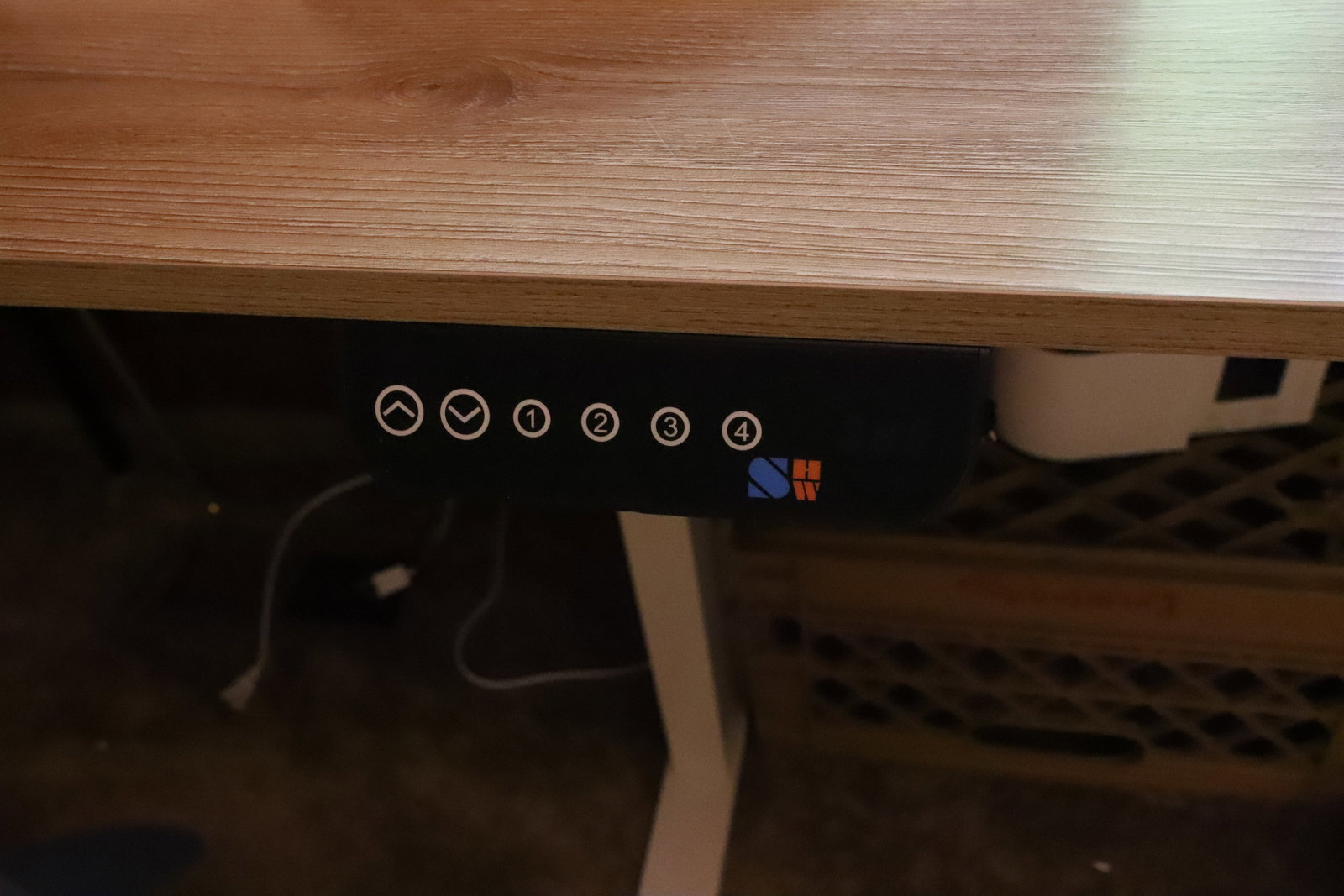 SHW ADJUSTABLE DESK - 3