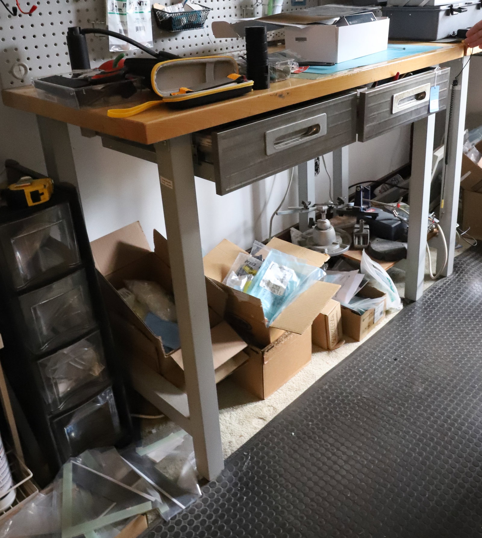 WORK BENCH - 2
