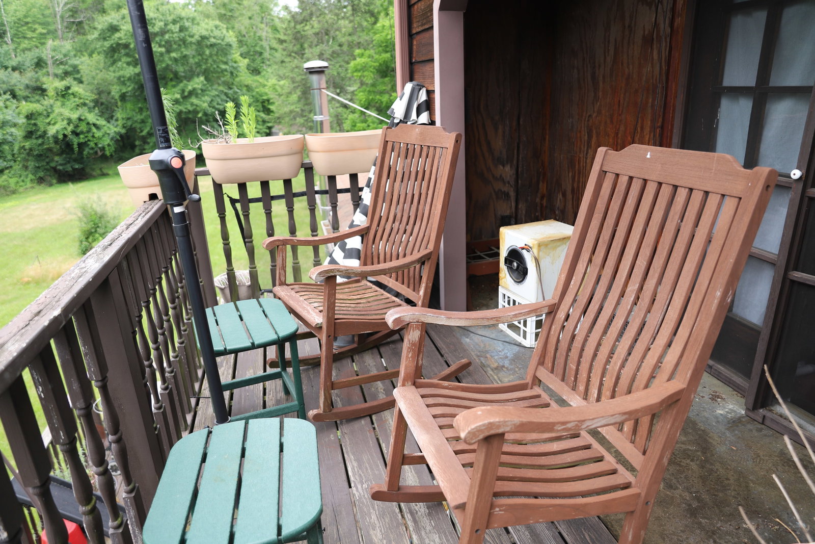 CONTENTS OF BALCONY: PR OF WOODEN ROCKER AND MORE PLEASE READ CAREFULLY. THIS IS AN ONLINE ONLY AUCTION. PICK-UP WILL TAKE PLACE AT THE LOCATION OF THE AUCTION AT 1570 HARBOURTON ROCKTOWN RD, LAMBERTVILLE, NJ. 08530 - THE