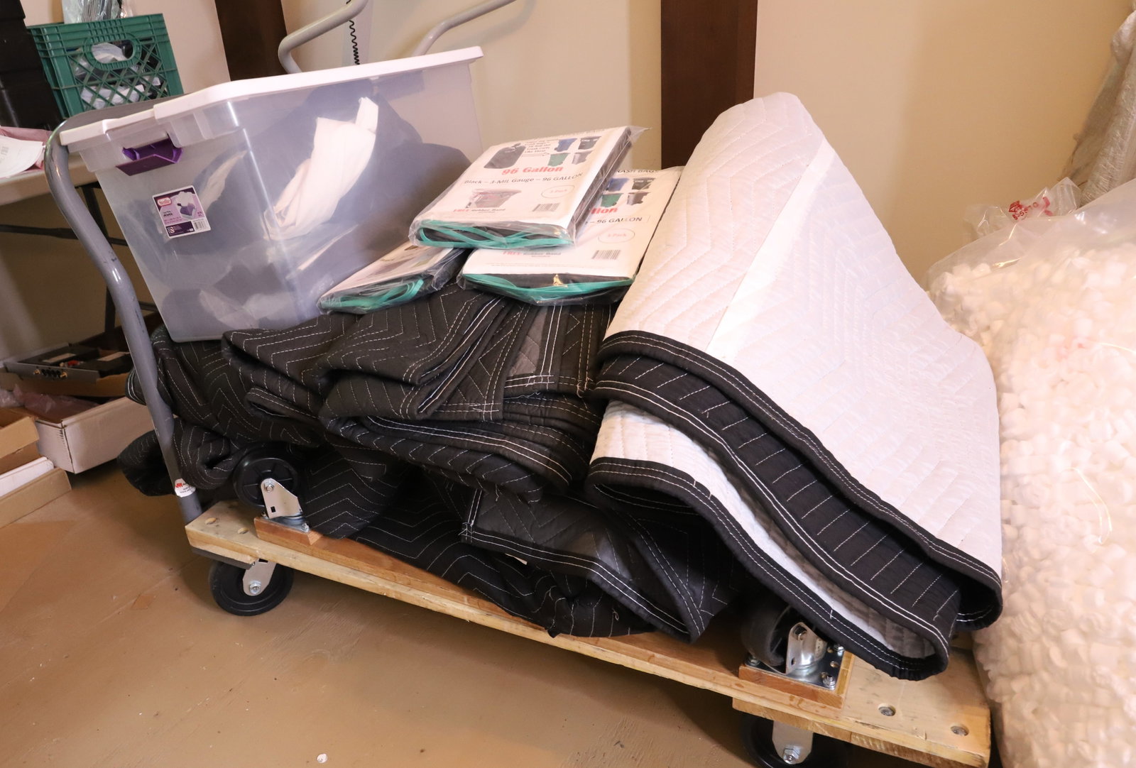 MOVING ITEMS: PACKING BLANKETS, WOODEN DOLLIES, CART AND MORE PLEASE READ CAREFULLY. THIS IS AN ONLINE ONLY AUCTION. PICK-UP WILL TAKE PLACE AT THE LOCATION OF THE AUCTION AT 1570 HARBOURTON ROCKTOWN RD, LAMBERTVIL