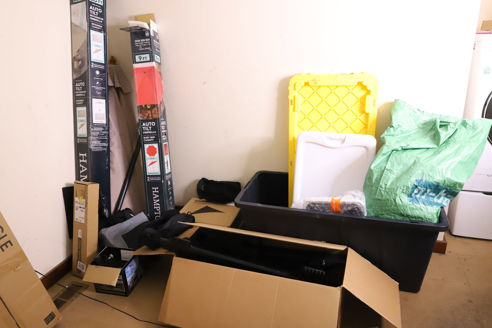 NICE LOT OF ITEMS: OUTDOOR UMBRELLAS, MISSION MOUNTAIN FOLDING CHAIRS, LG. BLACK BIN AND MORE PLEASE READ CAREFULLY. THIS IS AN ONLINE ONLY AUCTION. PICK-UP WILL TAKE PLACE AT THE LOCATION OF THE AUCTION AT 1570