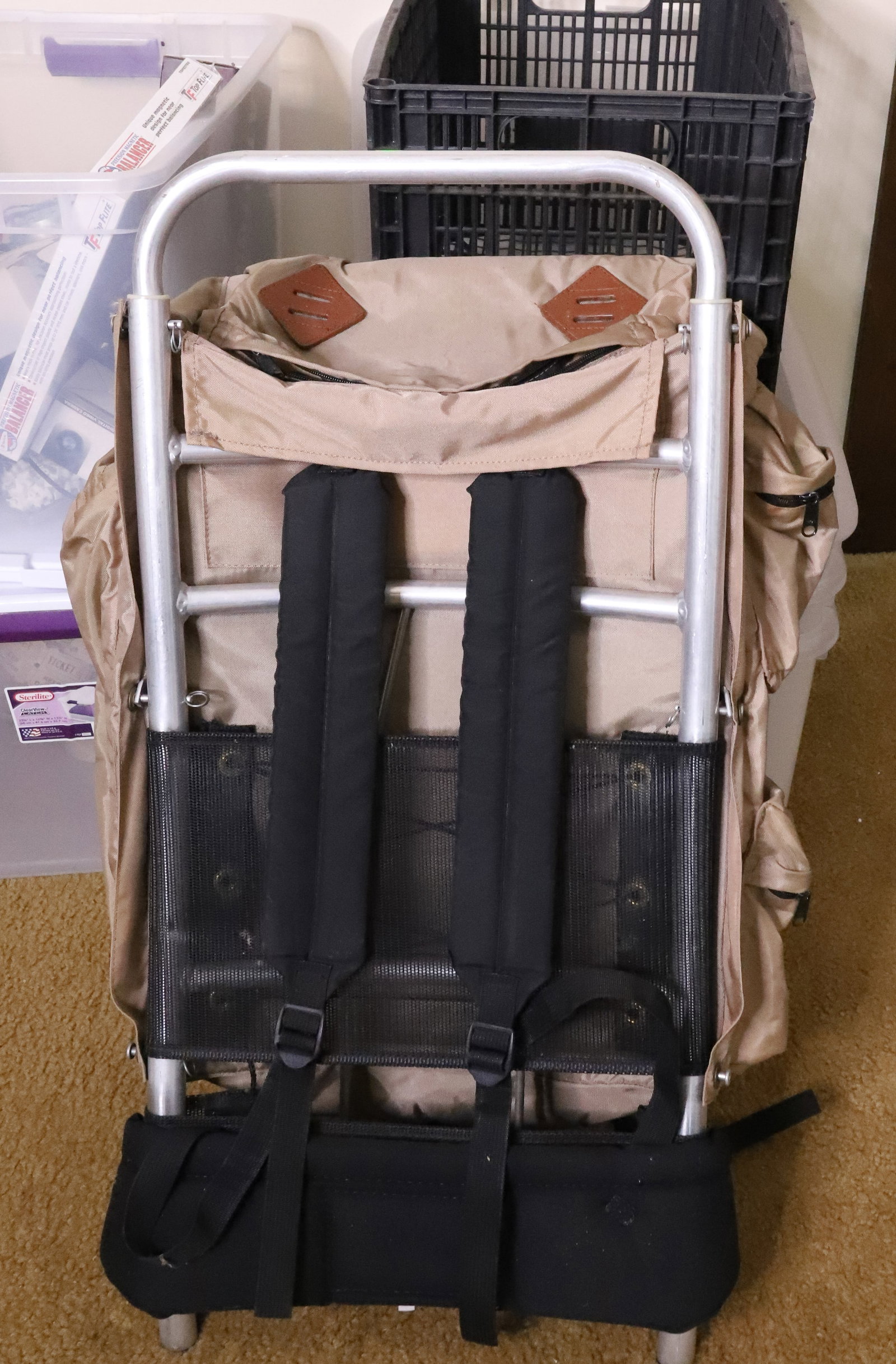STORAGE BOXES, BACKPACK AND MORE - 3