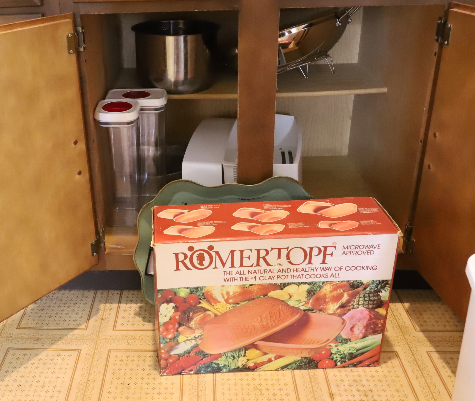 KITCHEN ITEMS - 6