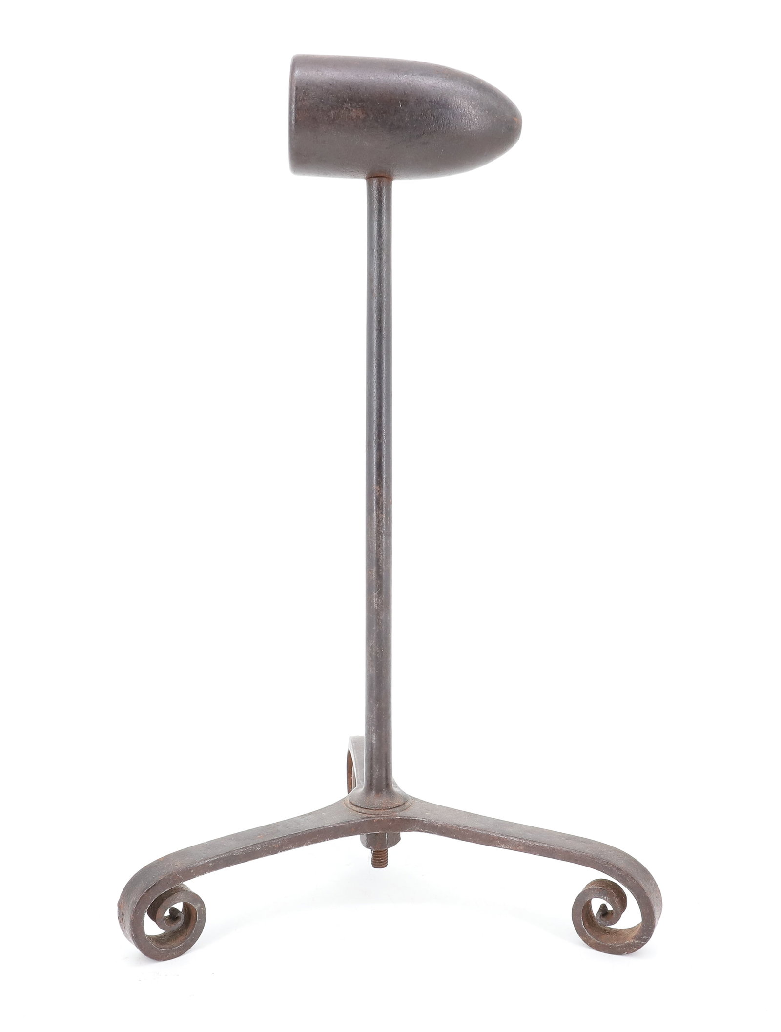 ENGLISH 19TH C. BALL IRON: SEMI-BALL ON TRIPOD BASE WITH SCROLL FEET. HAMMER HEAD. 14 3/4" PLEASE READ CAREFULLY - ITEMS MUST BE PAID FOR THROUGH LIVE AUCTIONEERS OR WITH CASH OR CHECK IN PERSON - Terms for Purchasing and Shipp