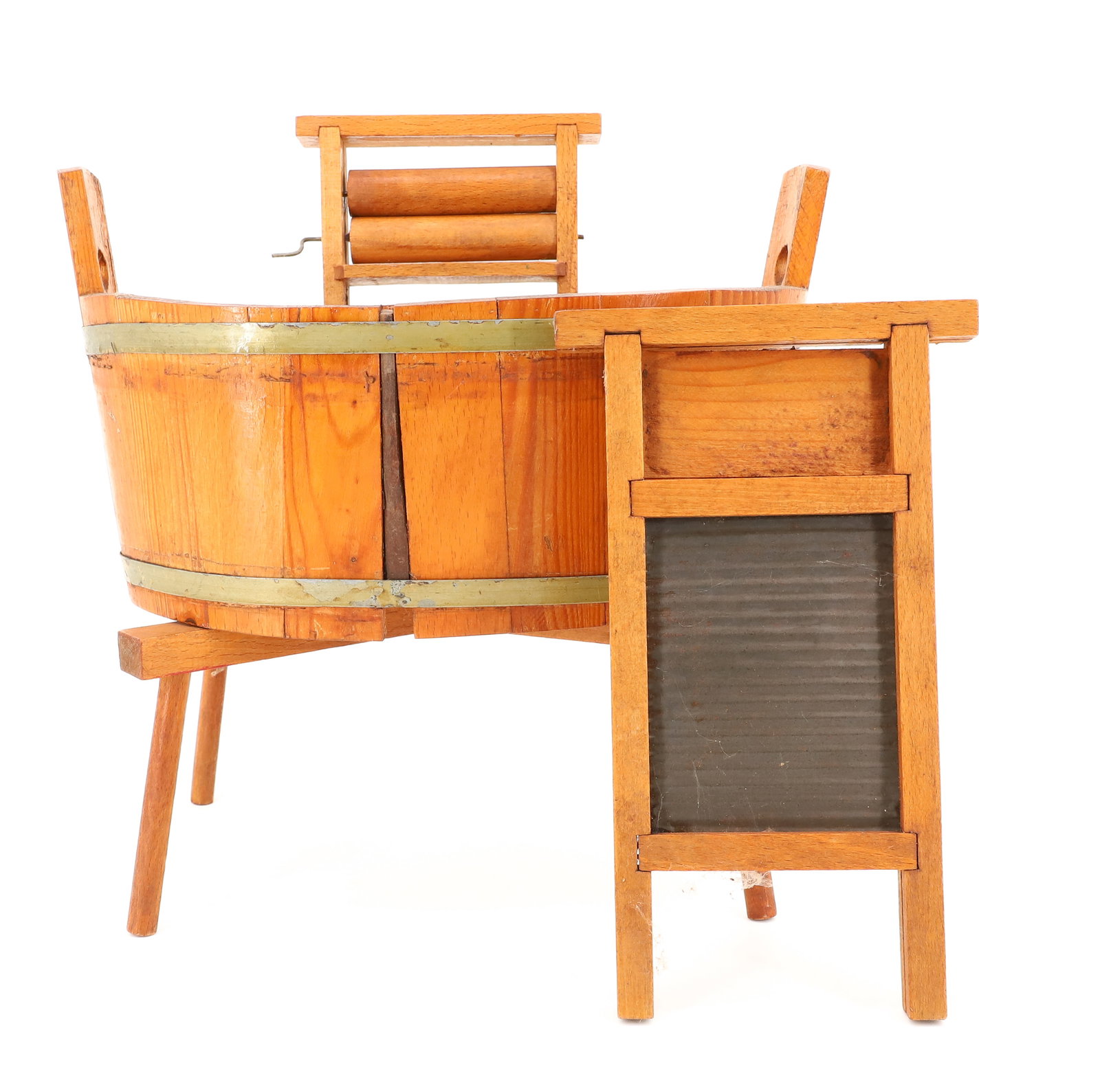 WOODEN TOY WASHTUB AND STAND (1 of 3)